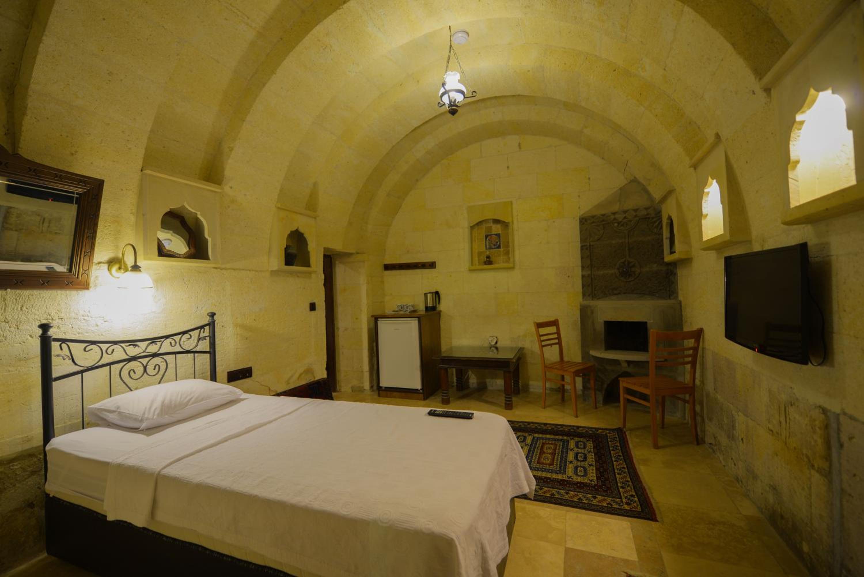 Vineyard Cave Hotel - Image 59