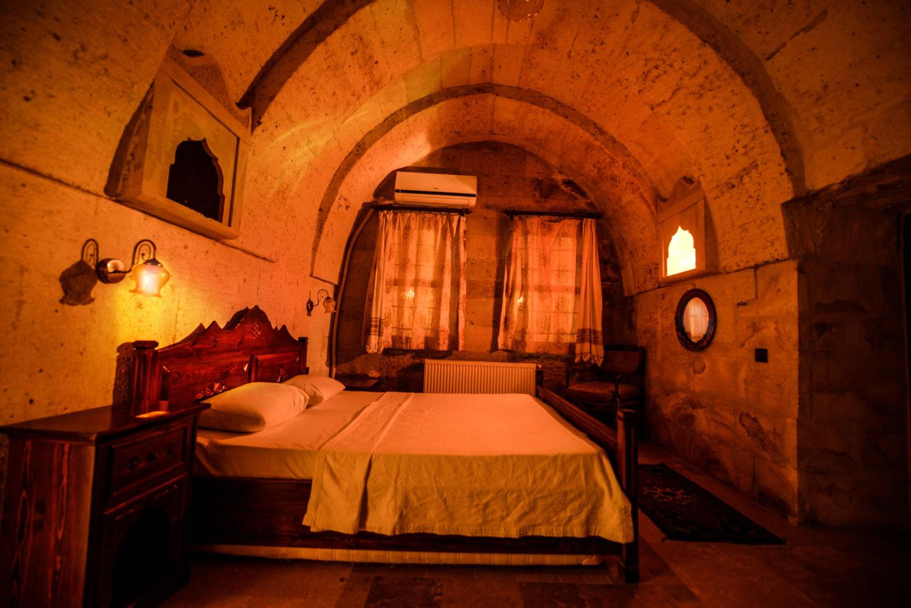 Vineyard Cave Hotel - Image 51