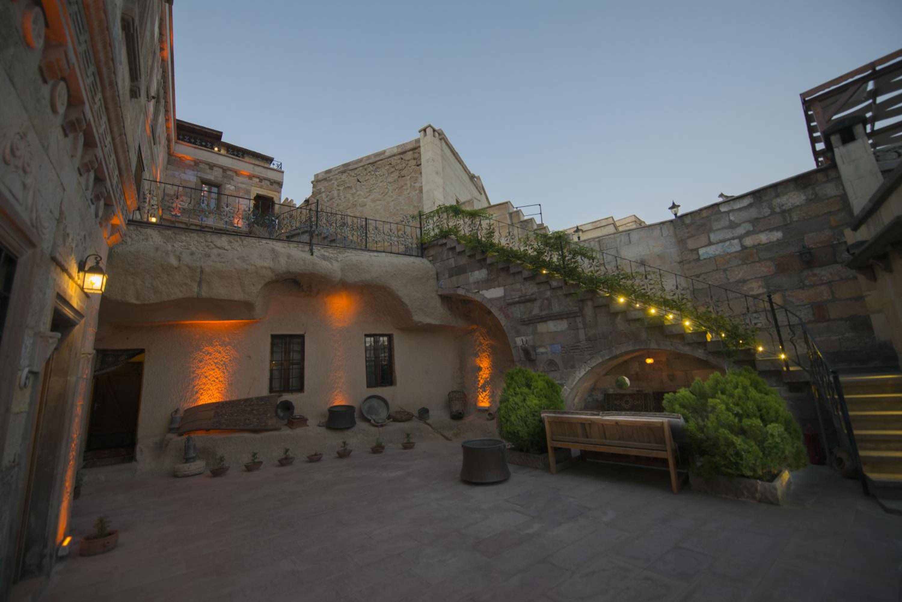 Vineyard Cave Hotel - Image 29