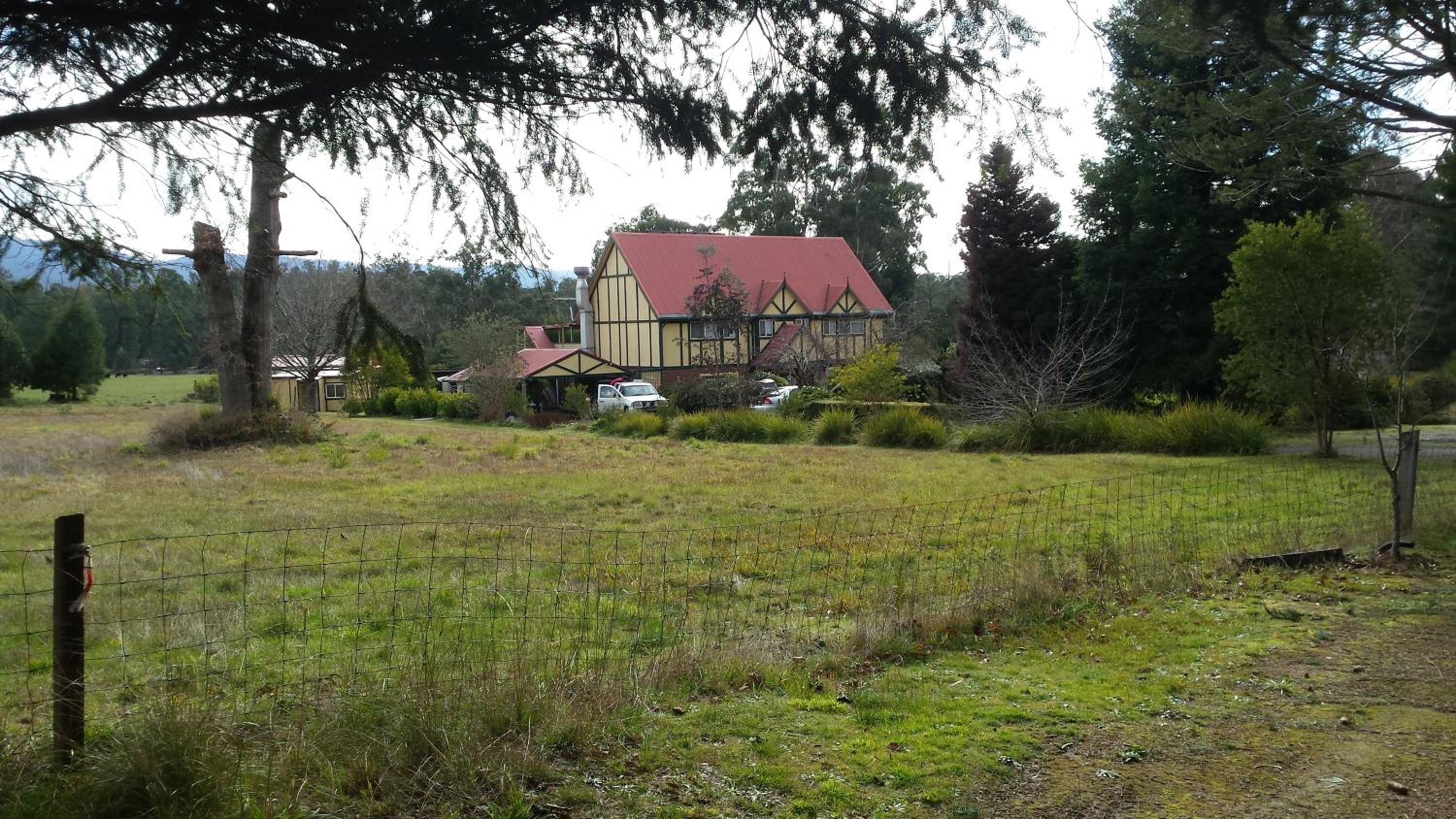Oaktree Guest House