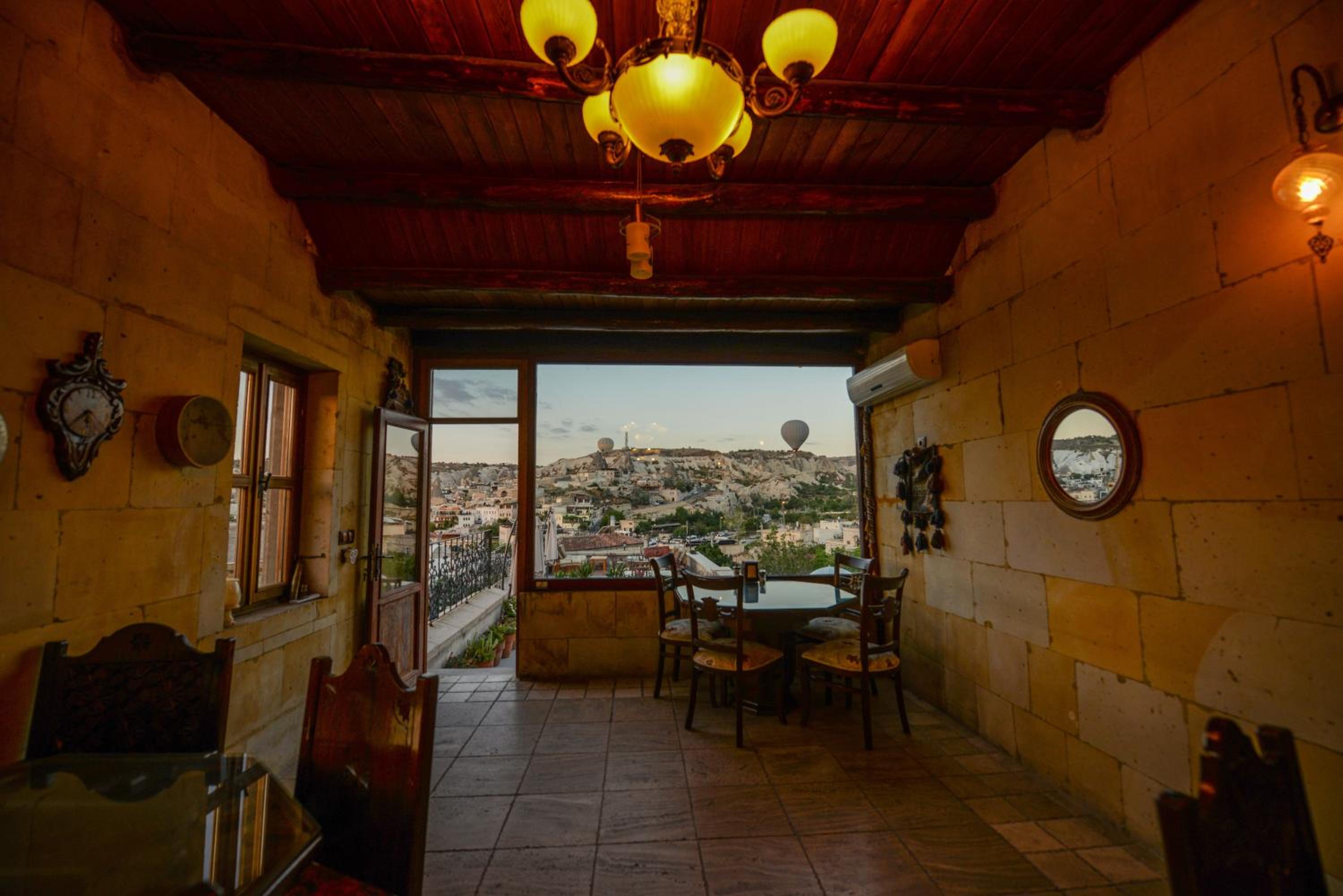 Vineyard Cave Hotel - Image 33