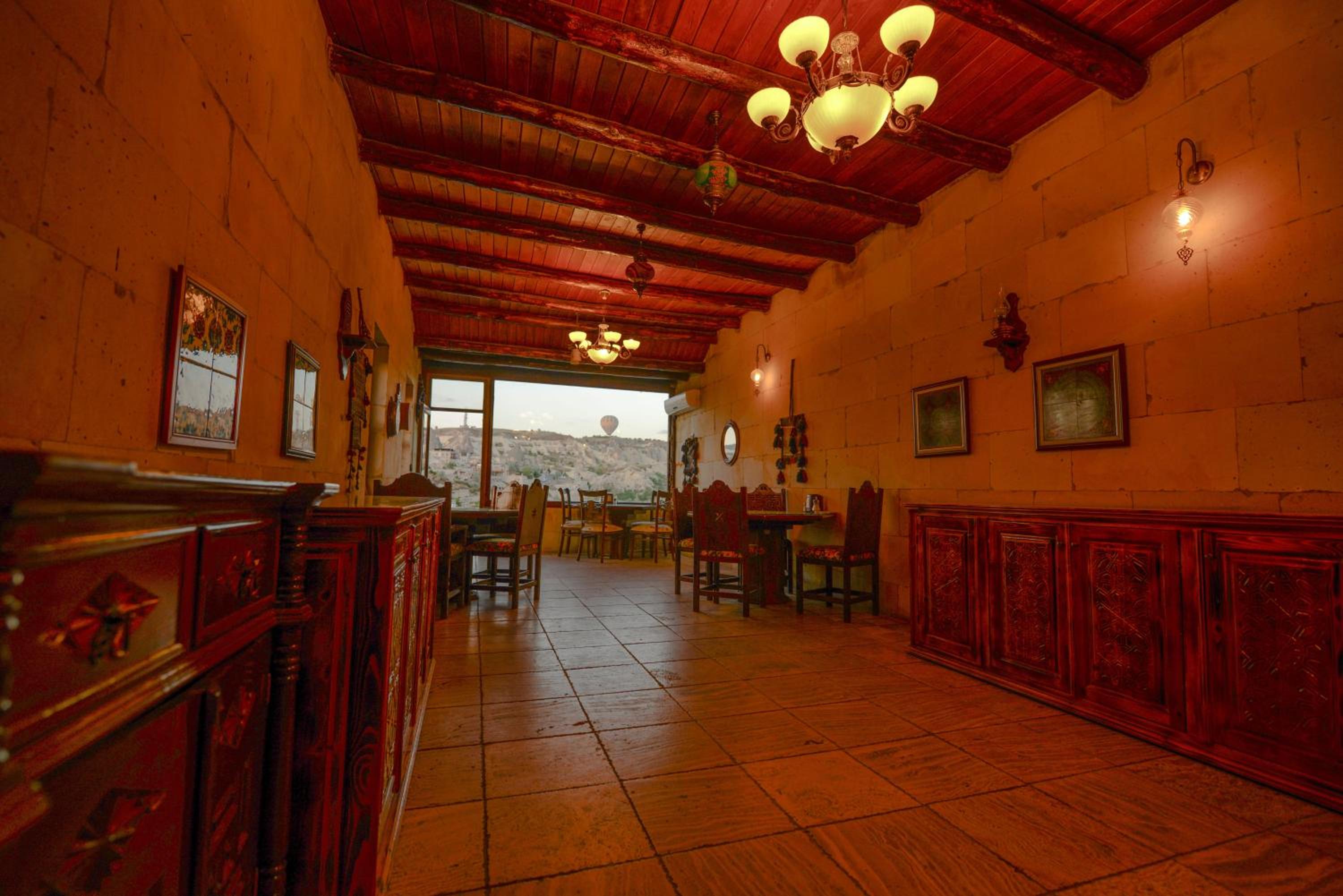 Vineyard Cave Hotel - Image 14