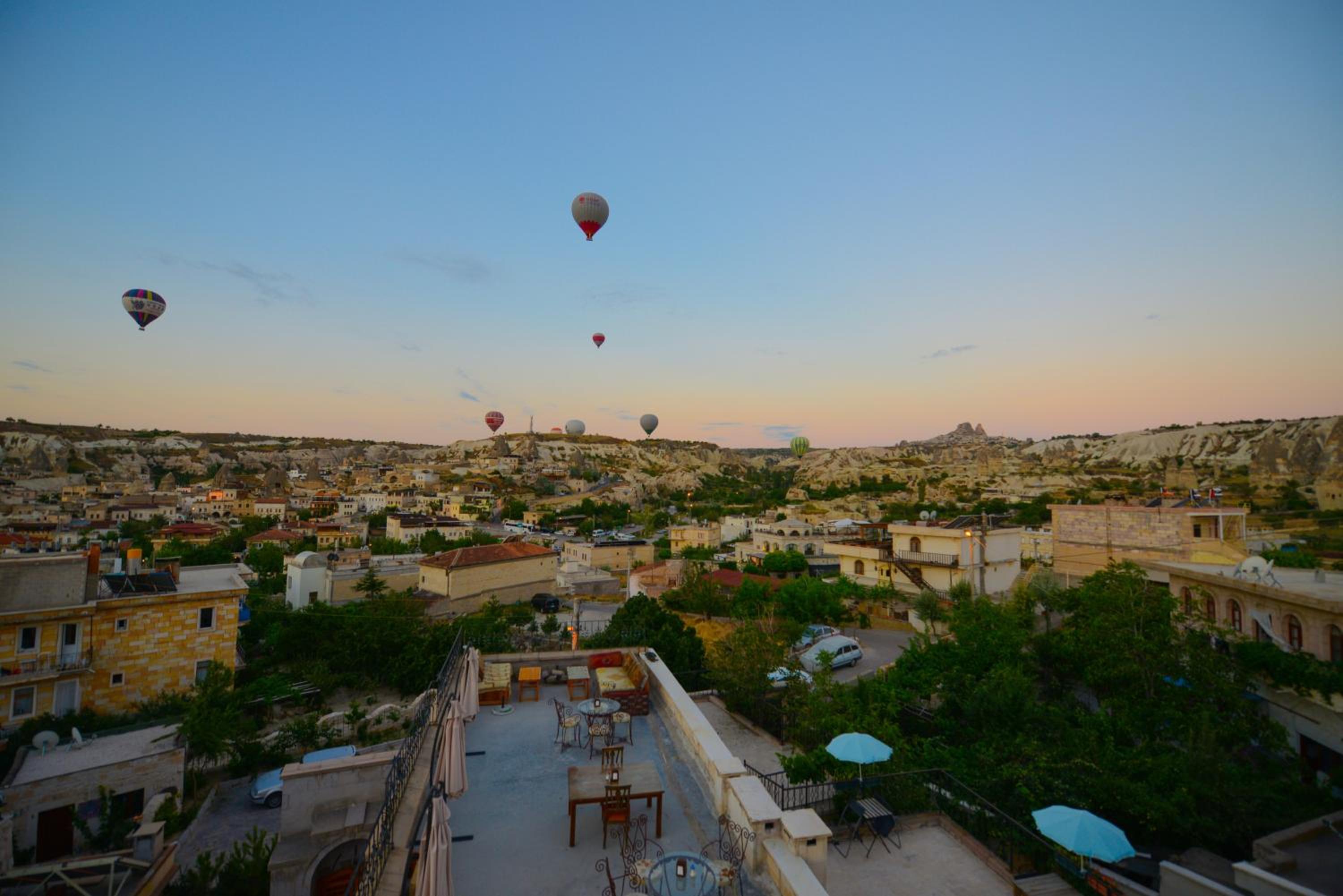 Vineyard Cave Hotel - Image 10