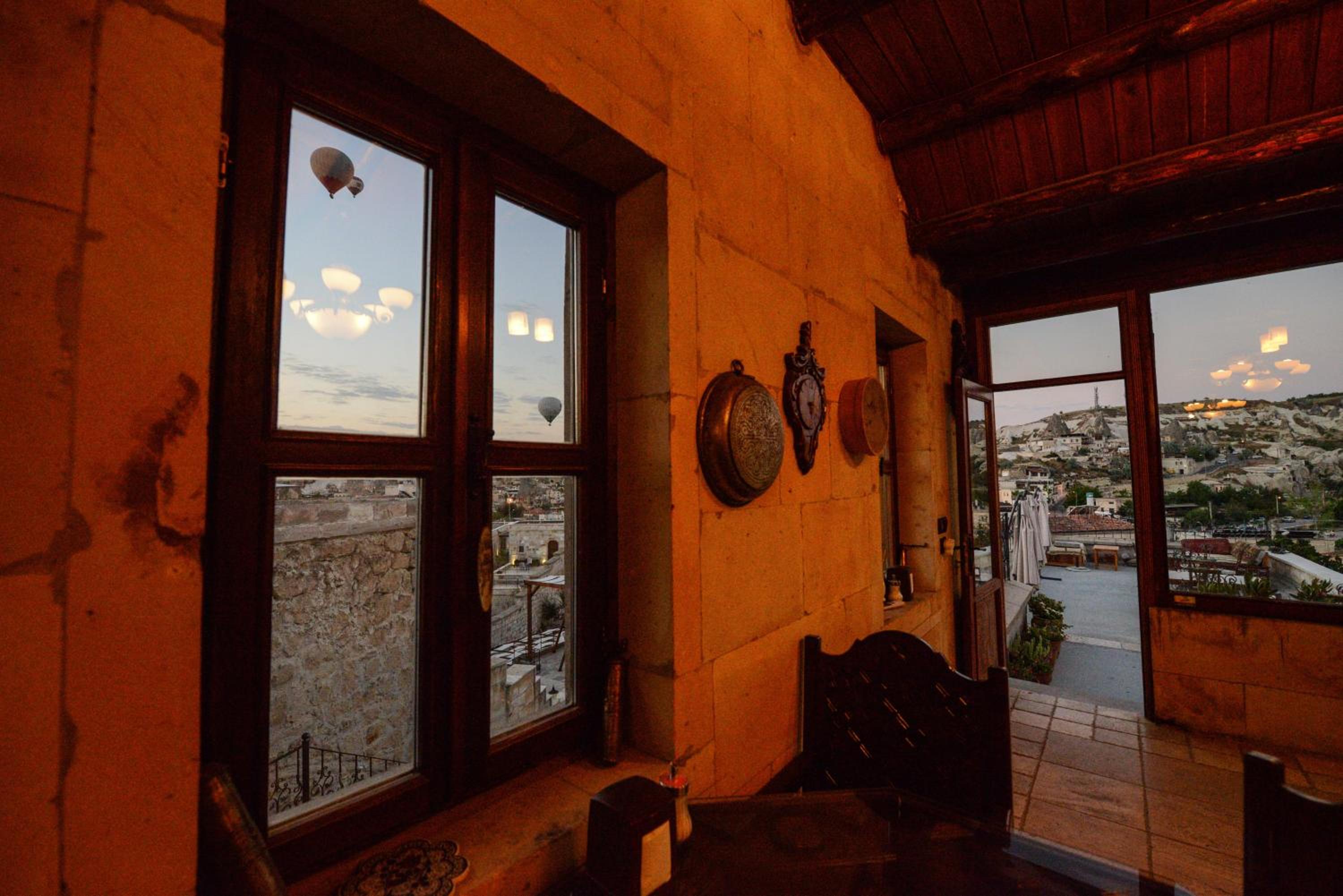 Vineyard Cave Hotel - Image 39