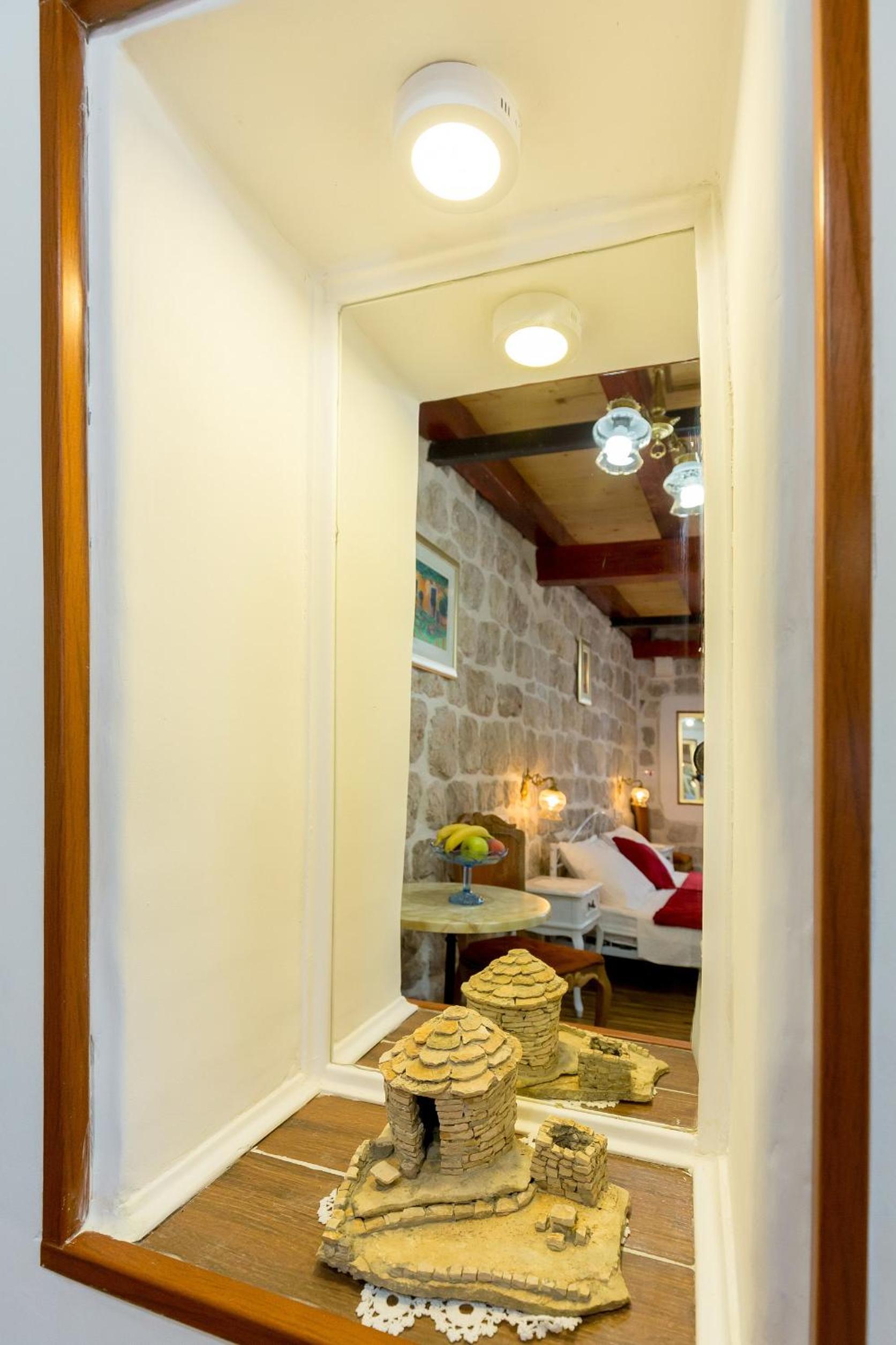 Juliette's Palace Studios