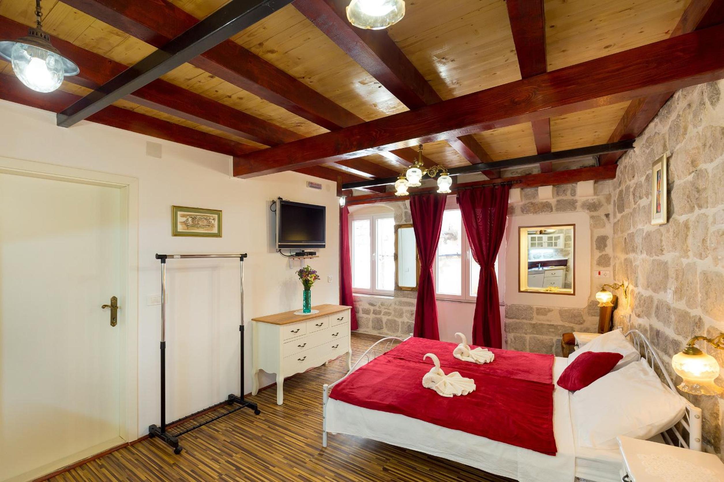 Juliette's Palace Studios