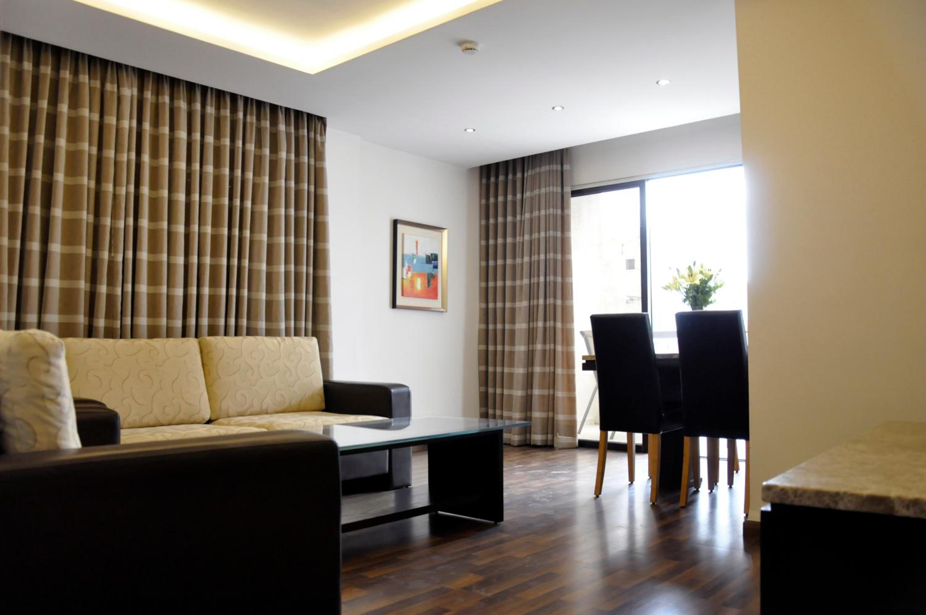 Granada Suites Hotel