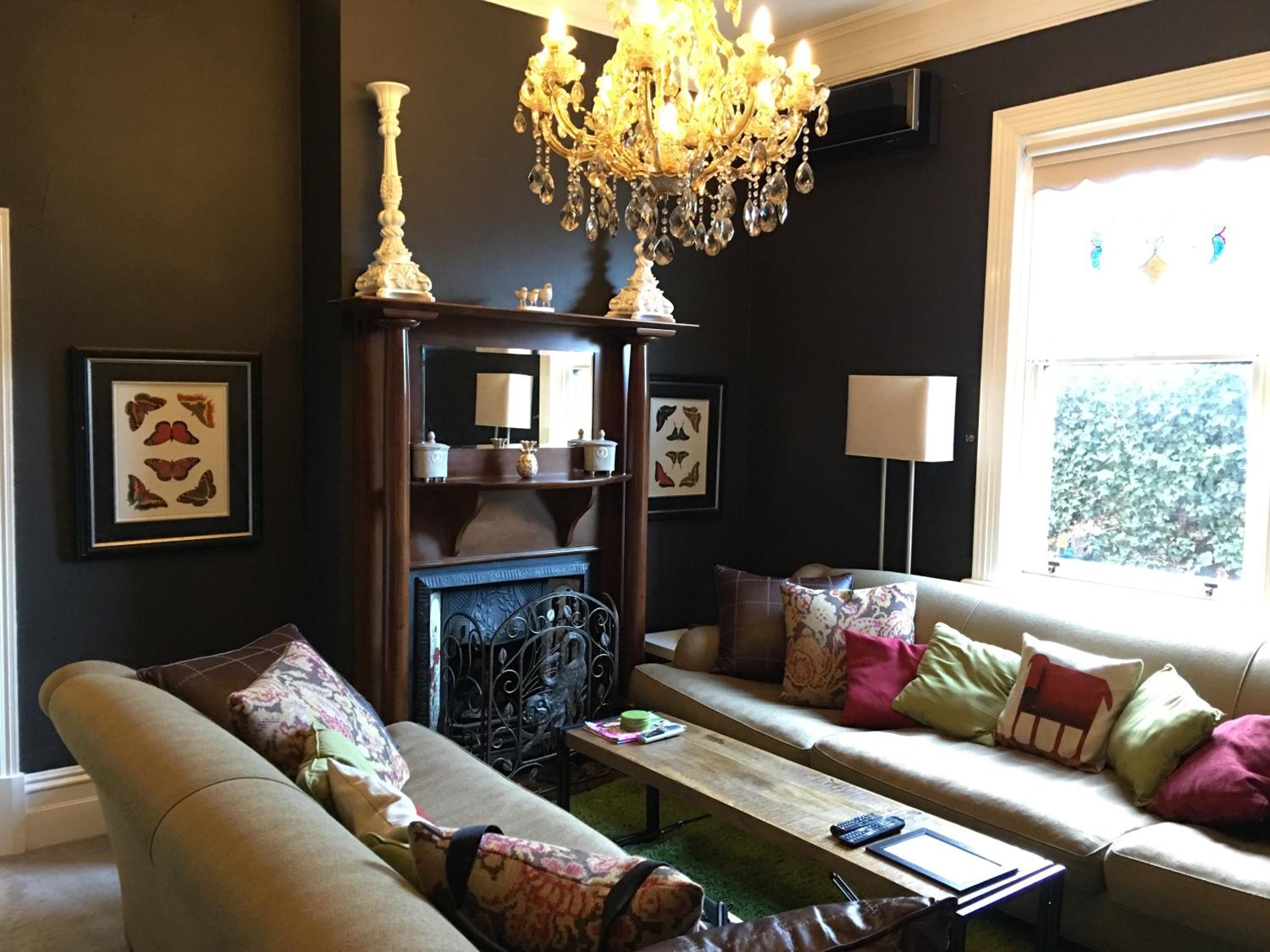 94 Highett - 5 bedroom, 3 car parks - Luxury House