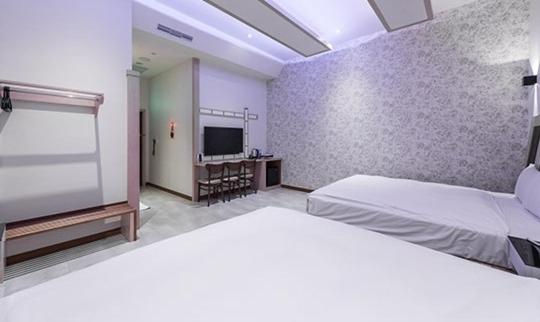 Wei Feng Exquisite Motel Pintung Branch