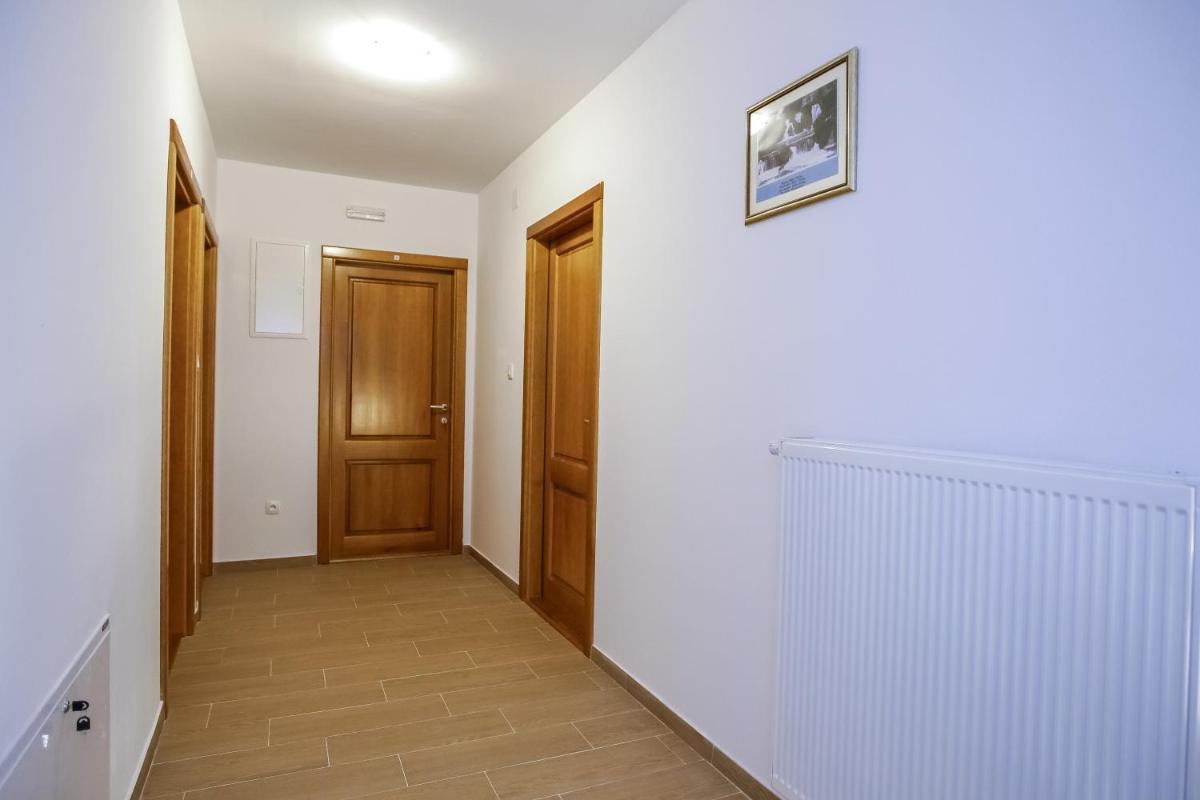 Photo 49