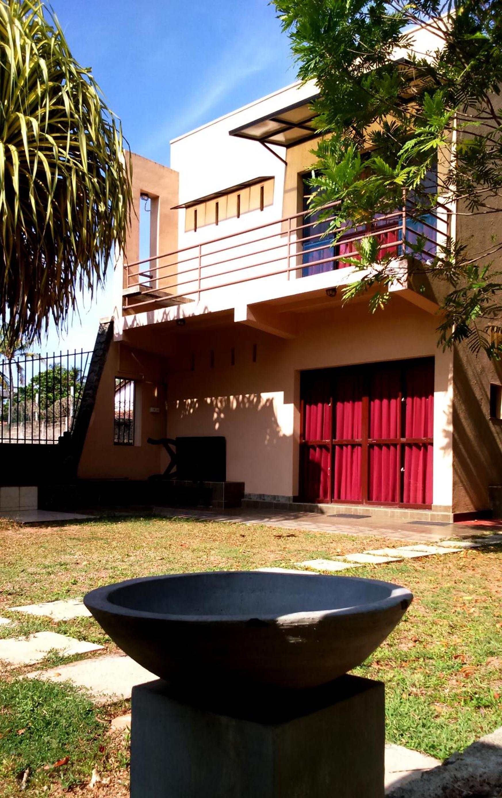 Sri Beach Bungalows And Villa