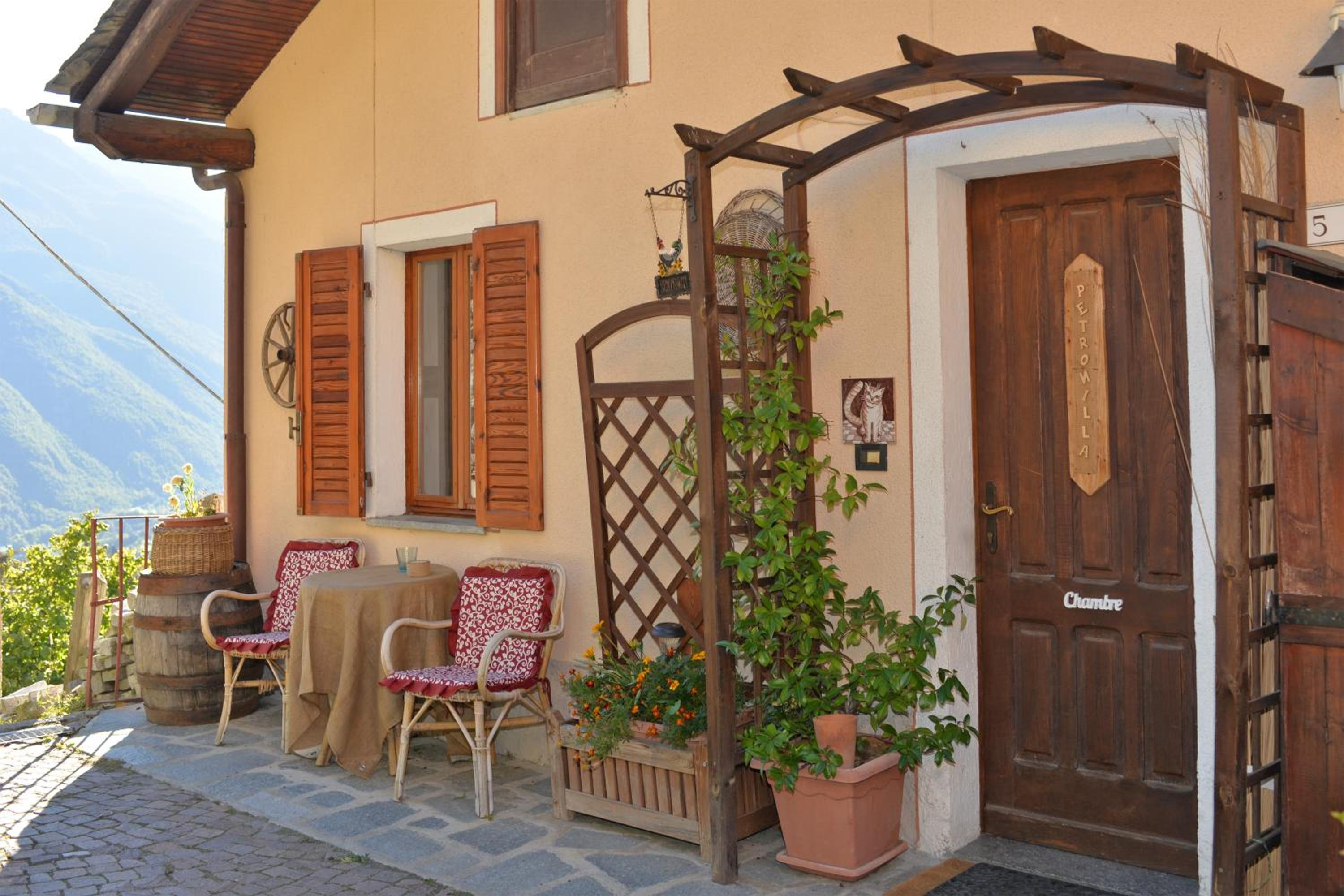 Photo 12