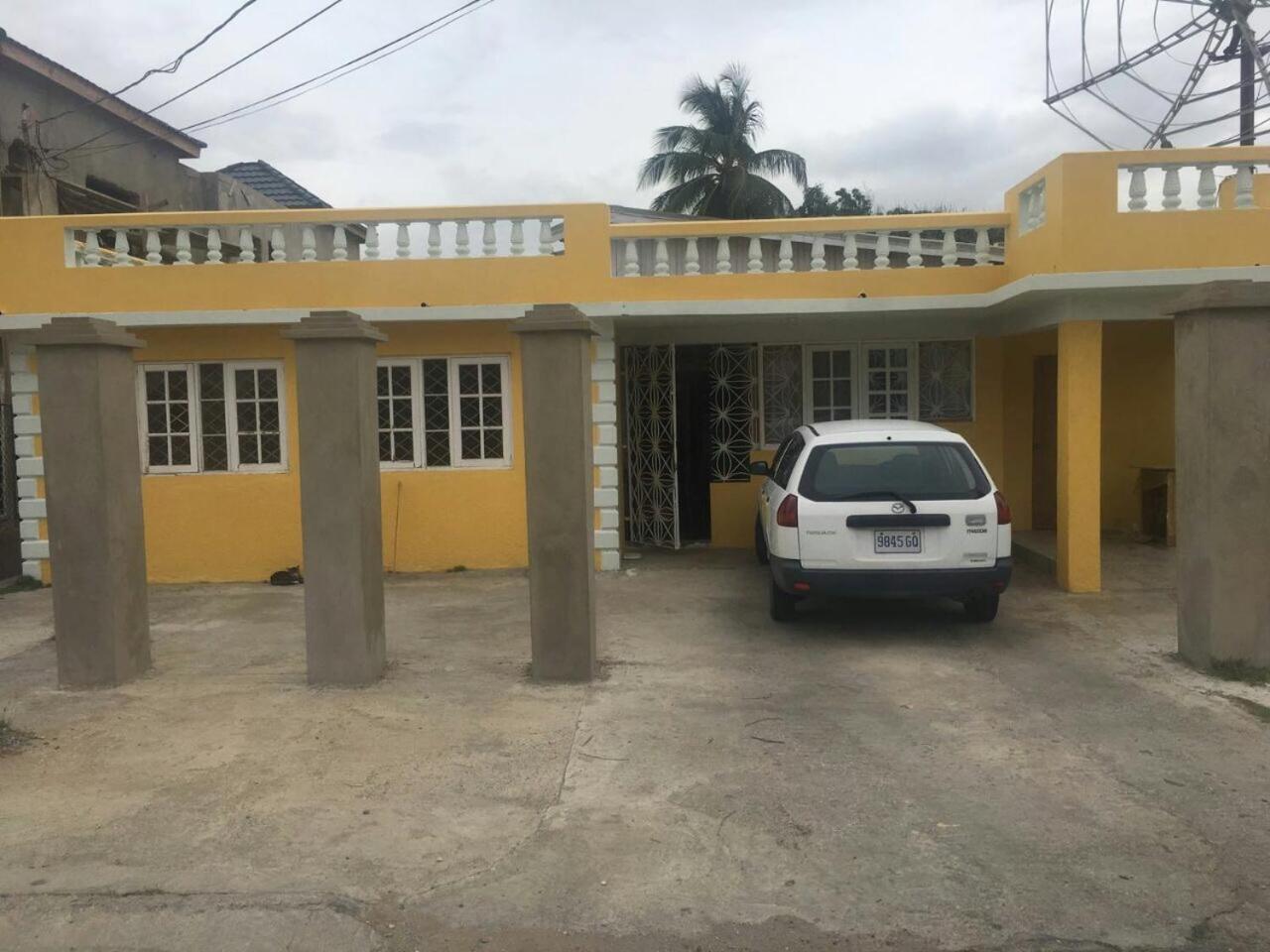 Leslies' Home view 4