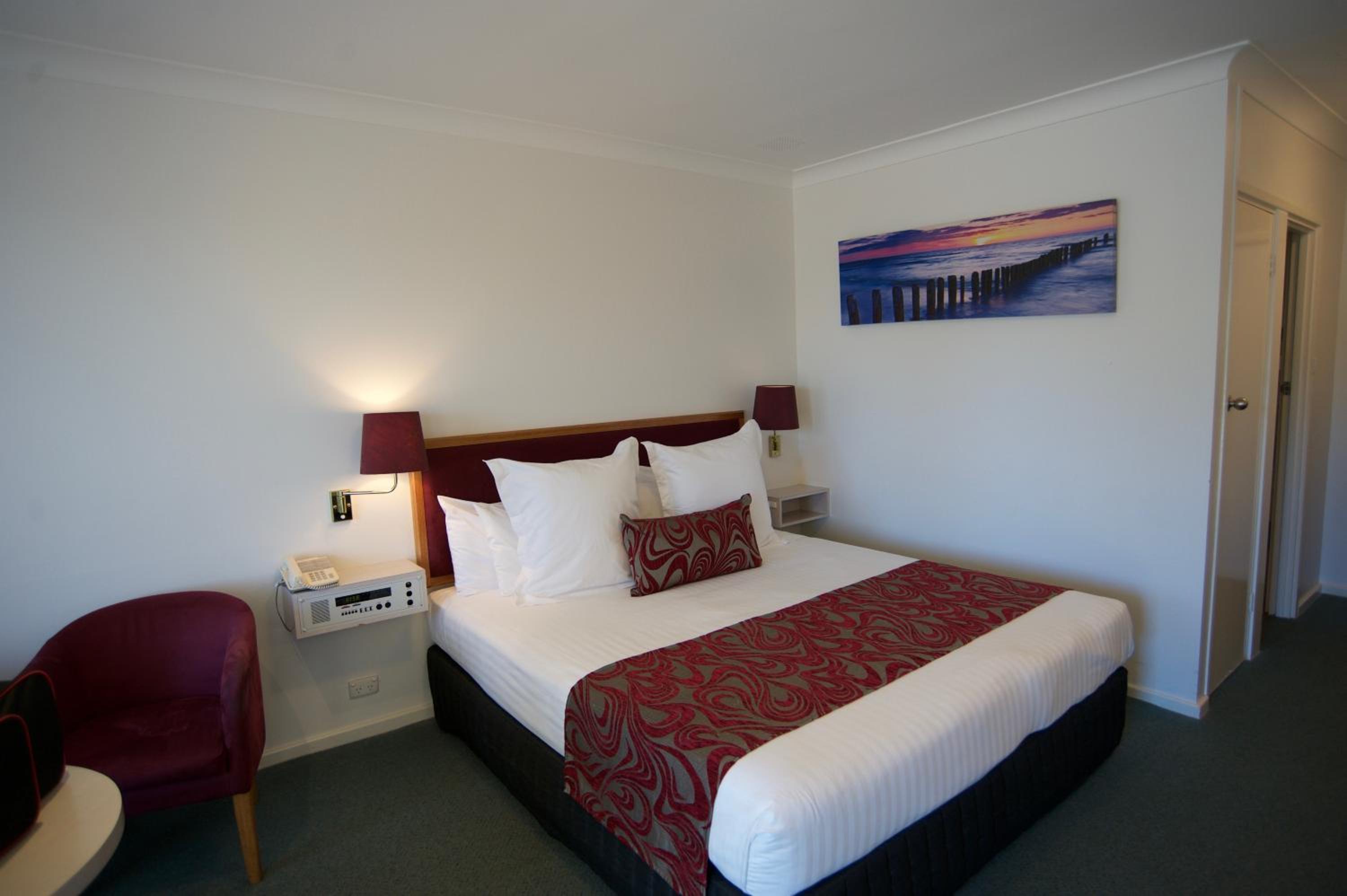 Albany Vacations - SureStay Hotel by Best Western The Clarence on Melville - Property Image 2