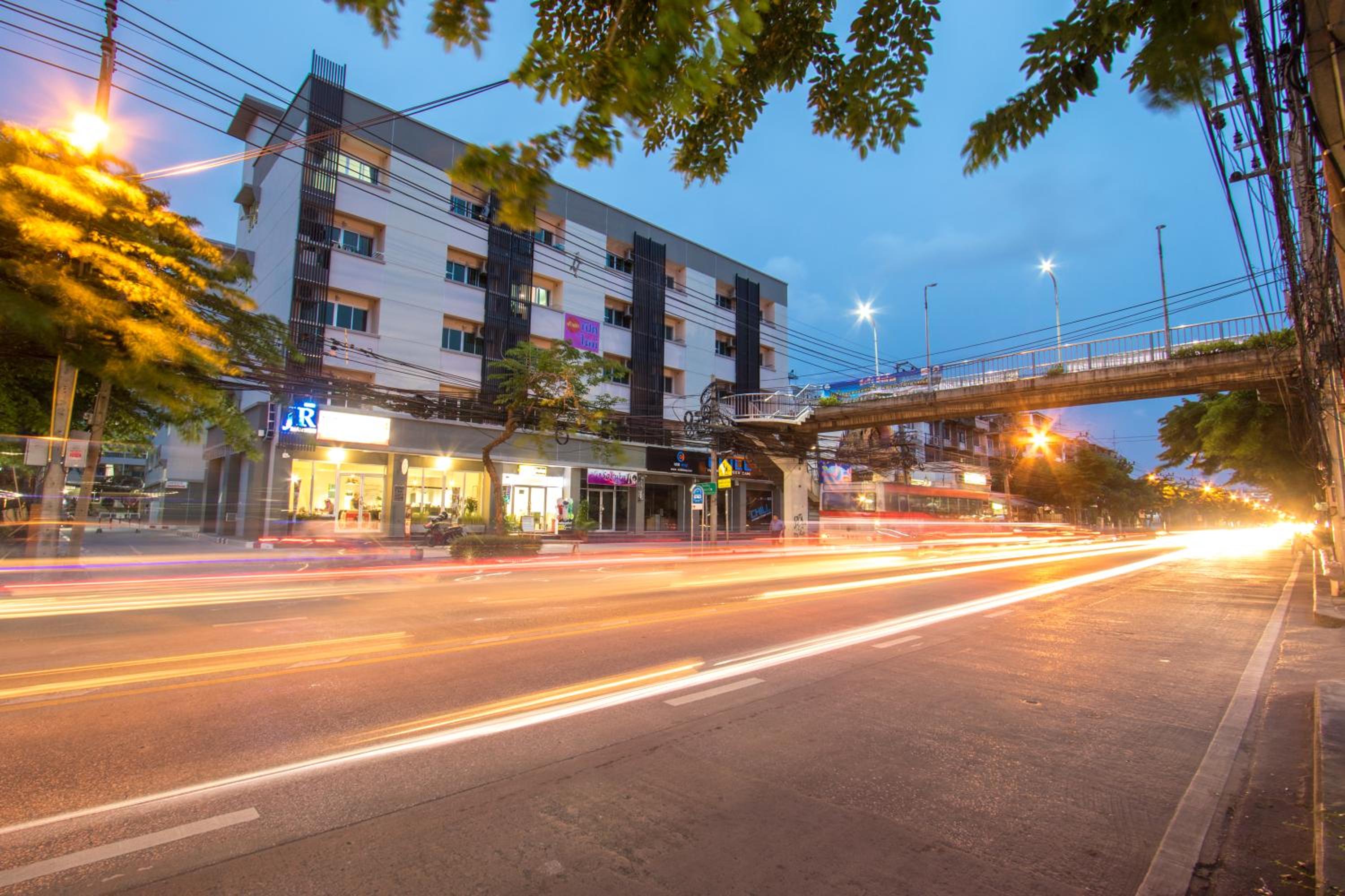 Jr Mansion On Nut Soi 25