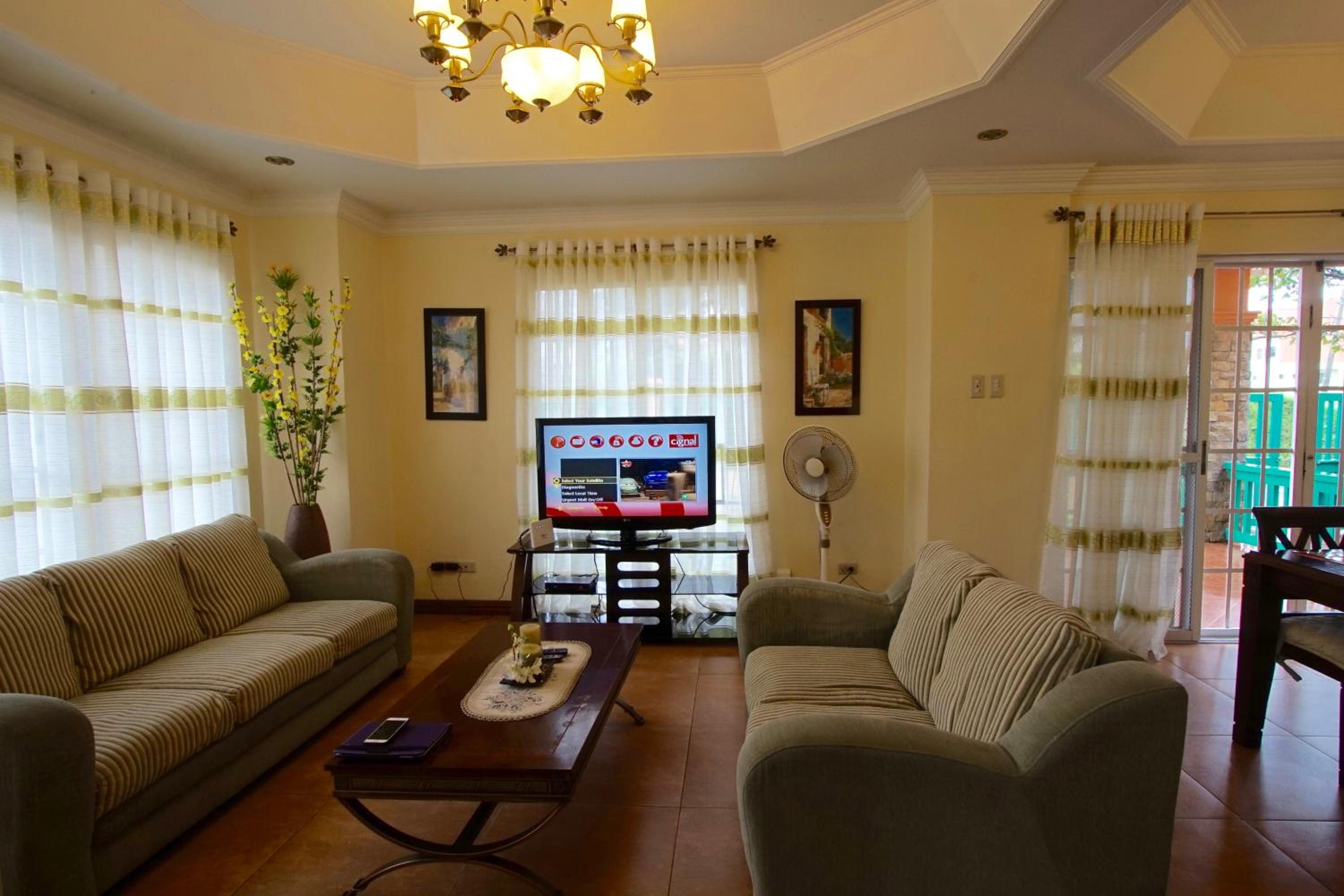 Charming Tagaytay Vacation Home