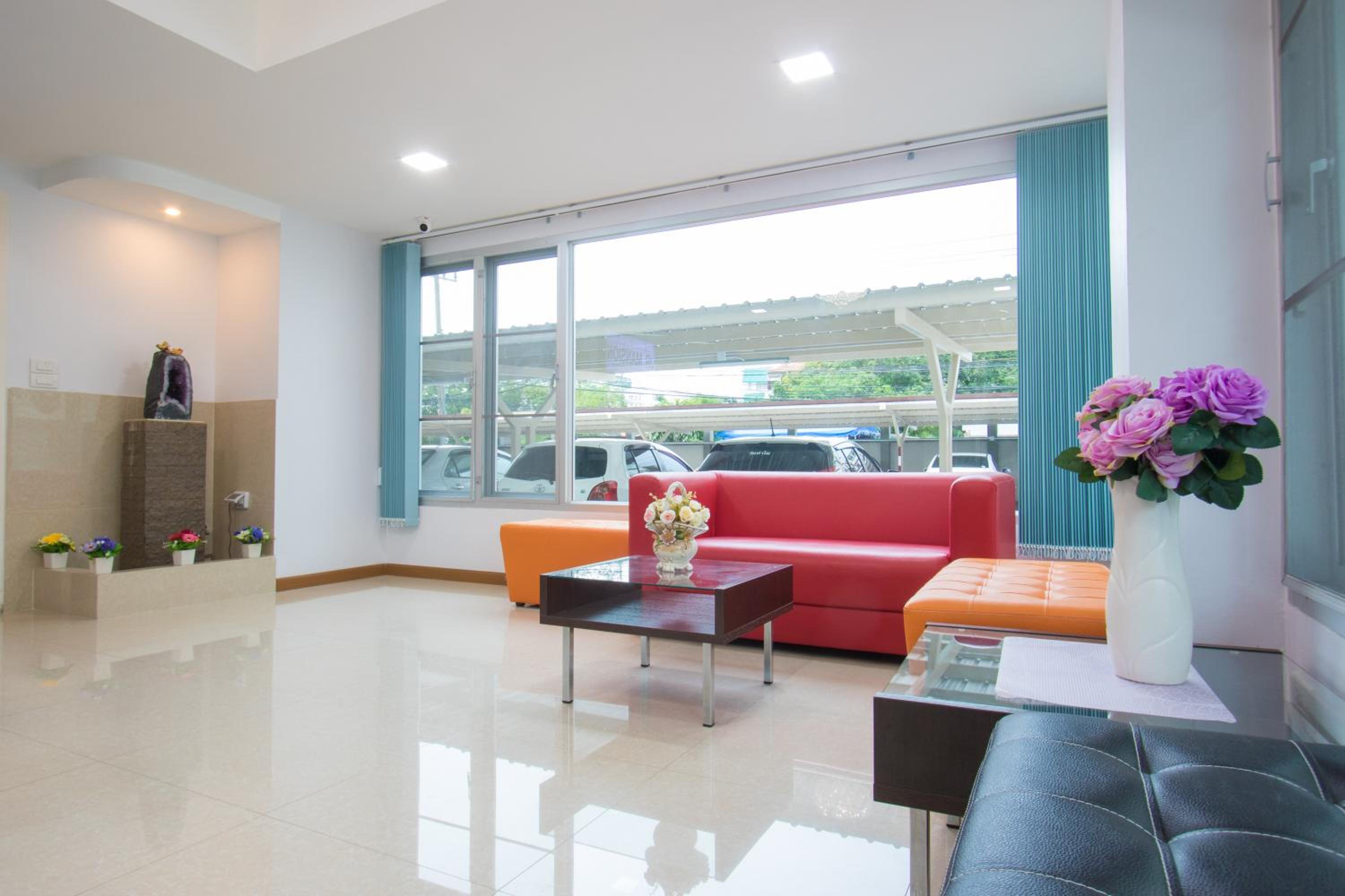 Jr Mansion On Nut Soi 25