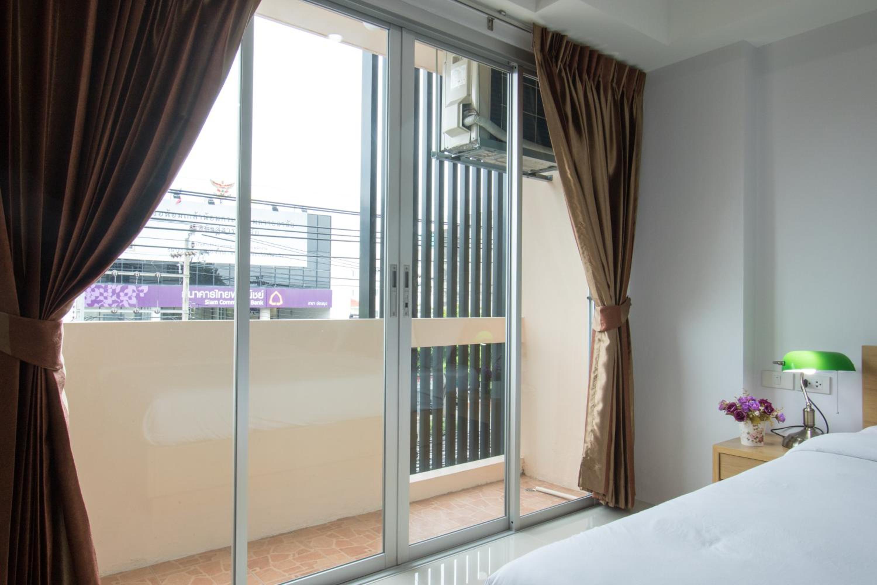 Jr Mansion On Nut Soi 25