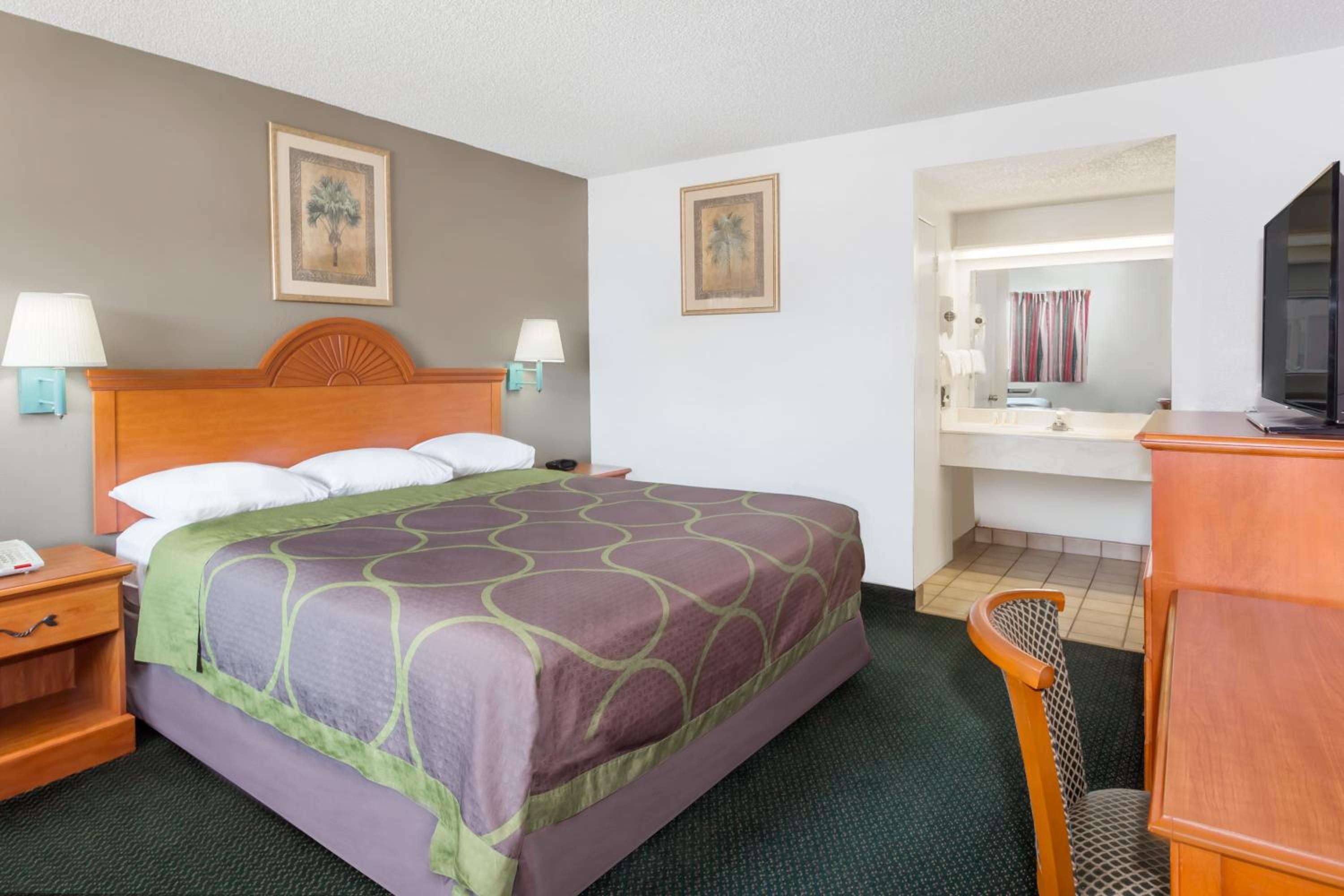 Vero Beach Vacations - Redfinn Inn - Property Image 7