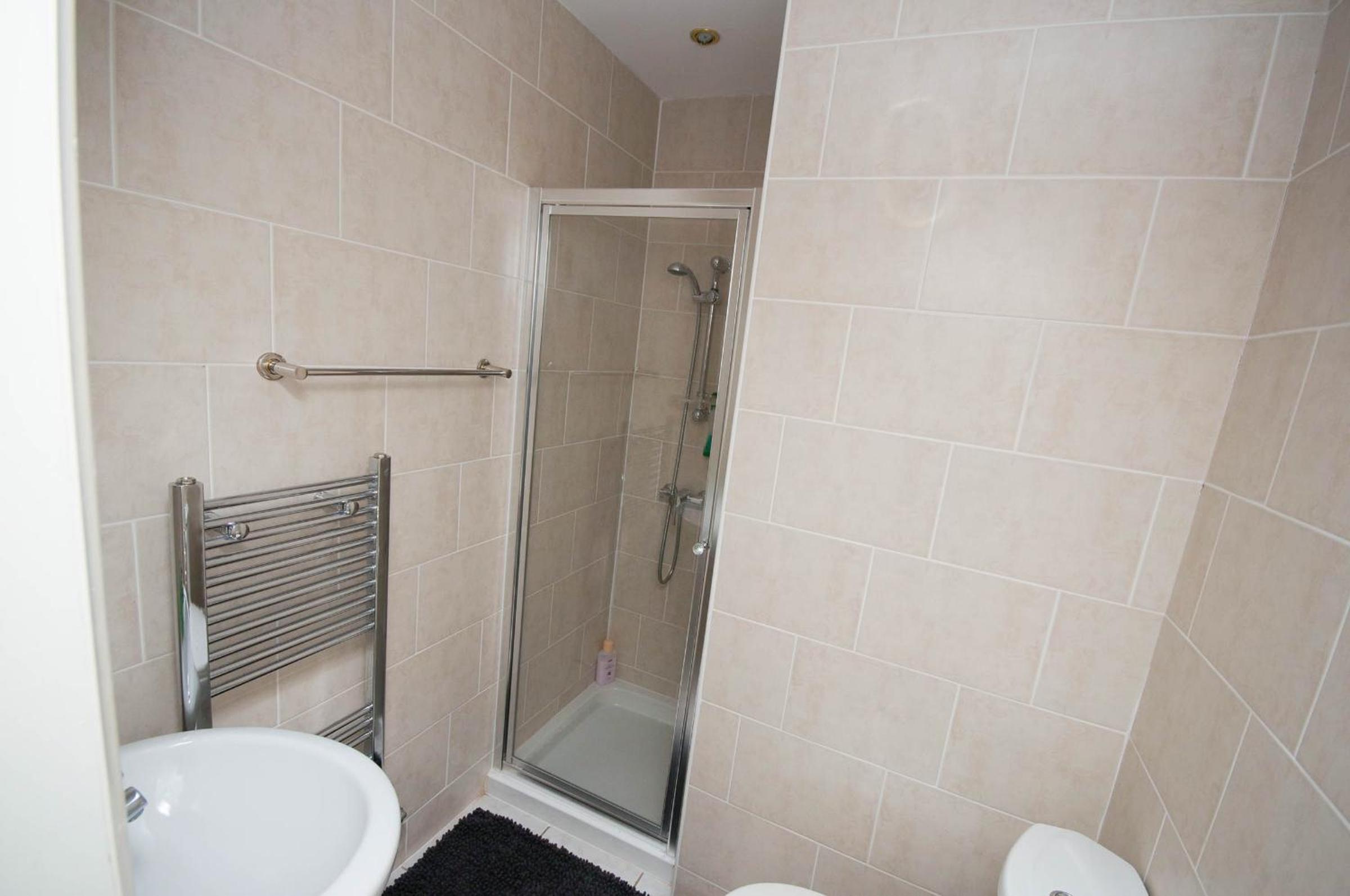 MARLEY MANSIONS APARTMENT - Clarendon