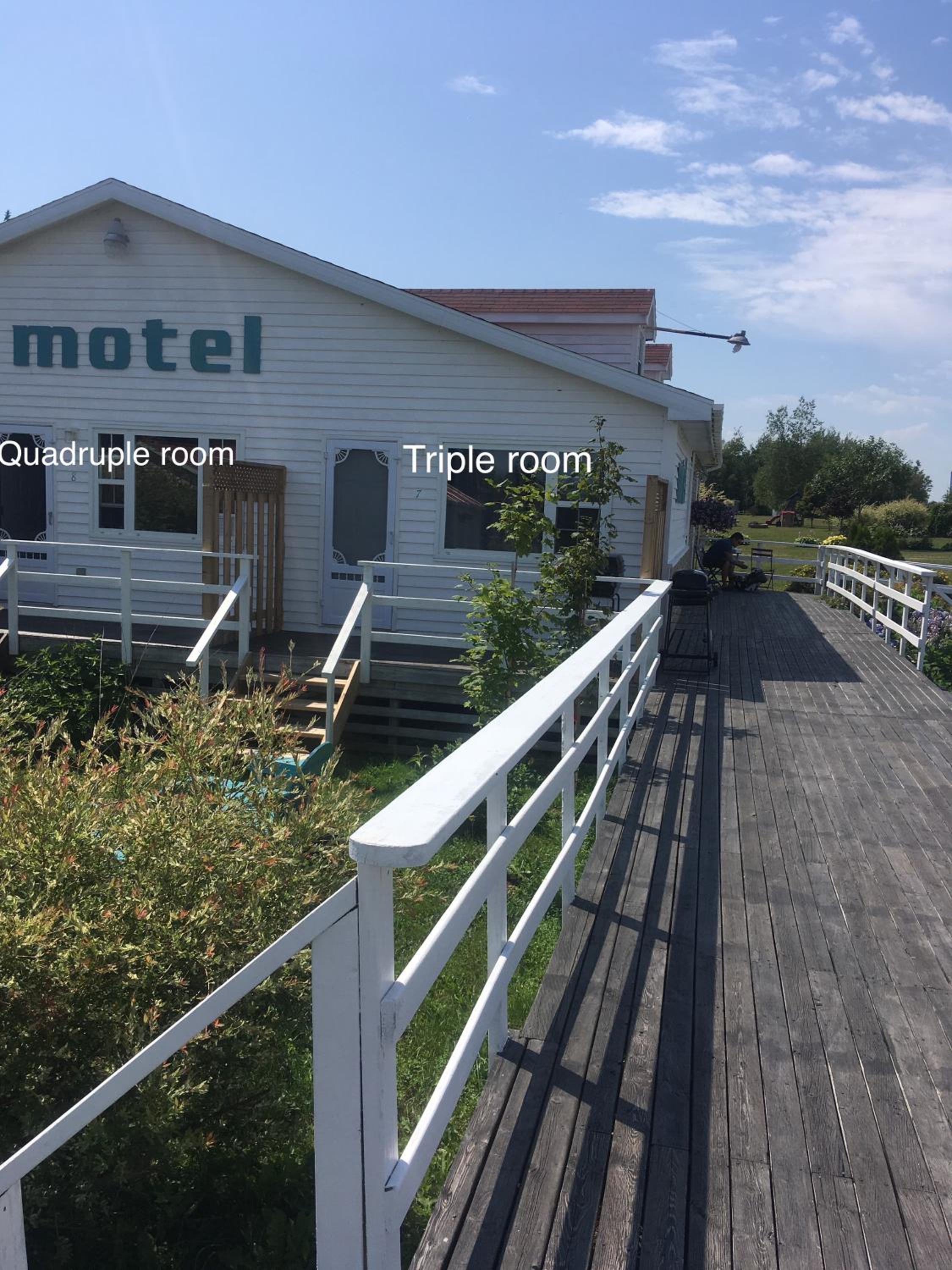 Baywatch Lighthouse Cottages & Motel