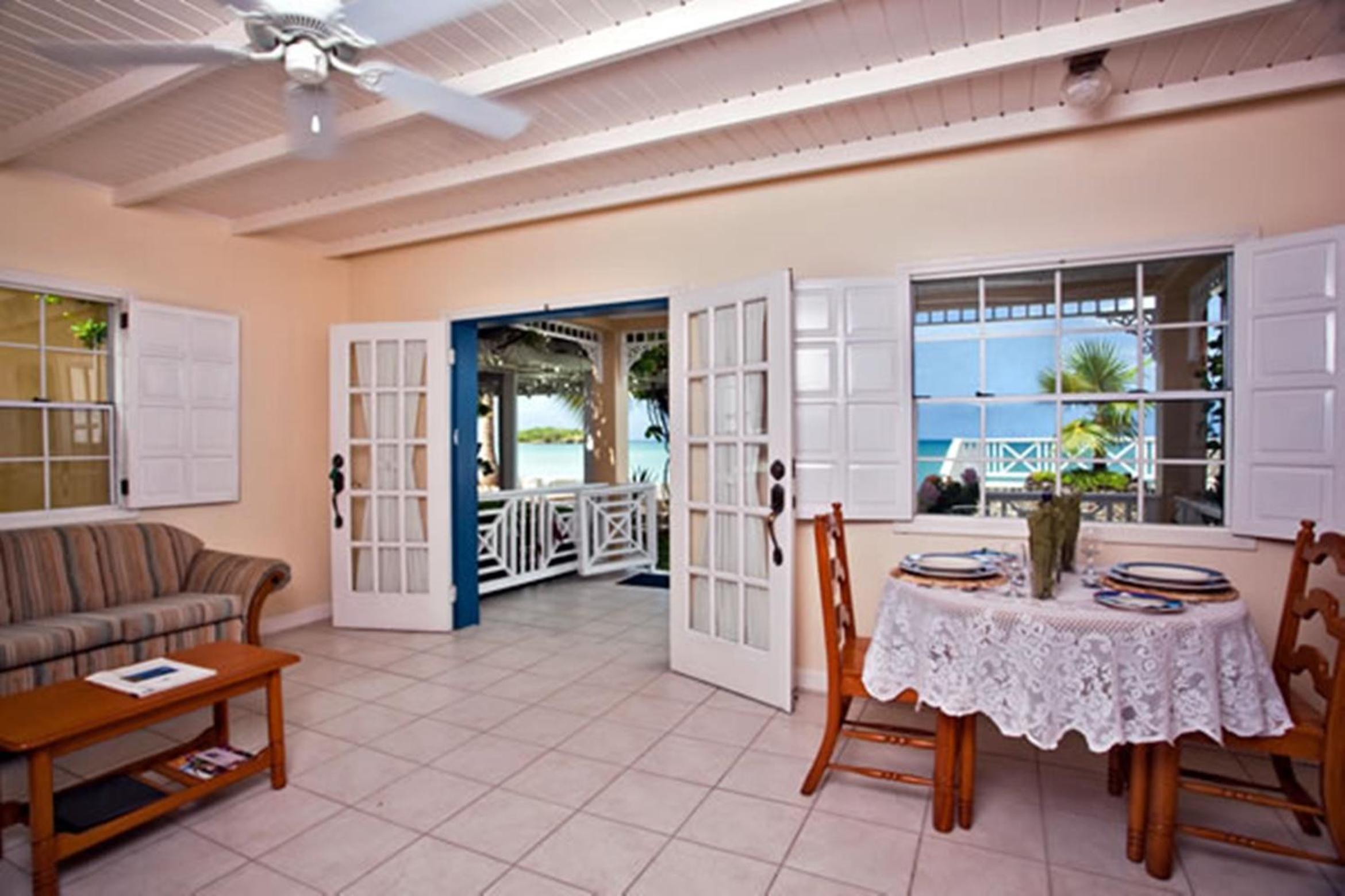 Villa Beach Cottages