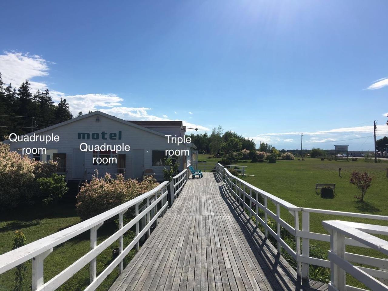 Baywatch Lighthouse Cottages & Motel