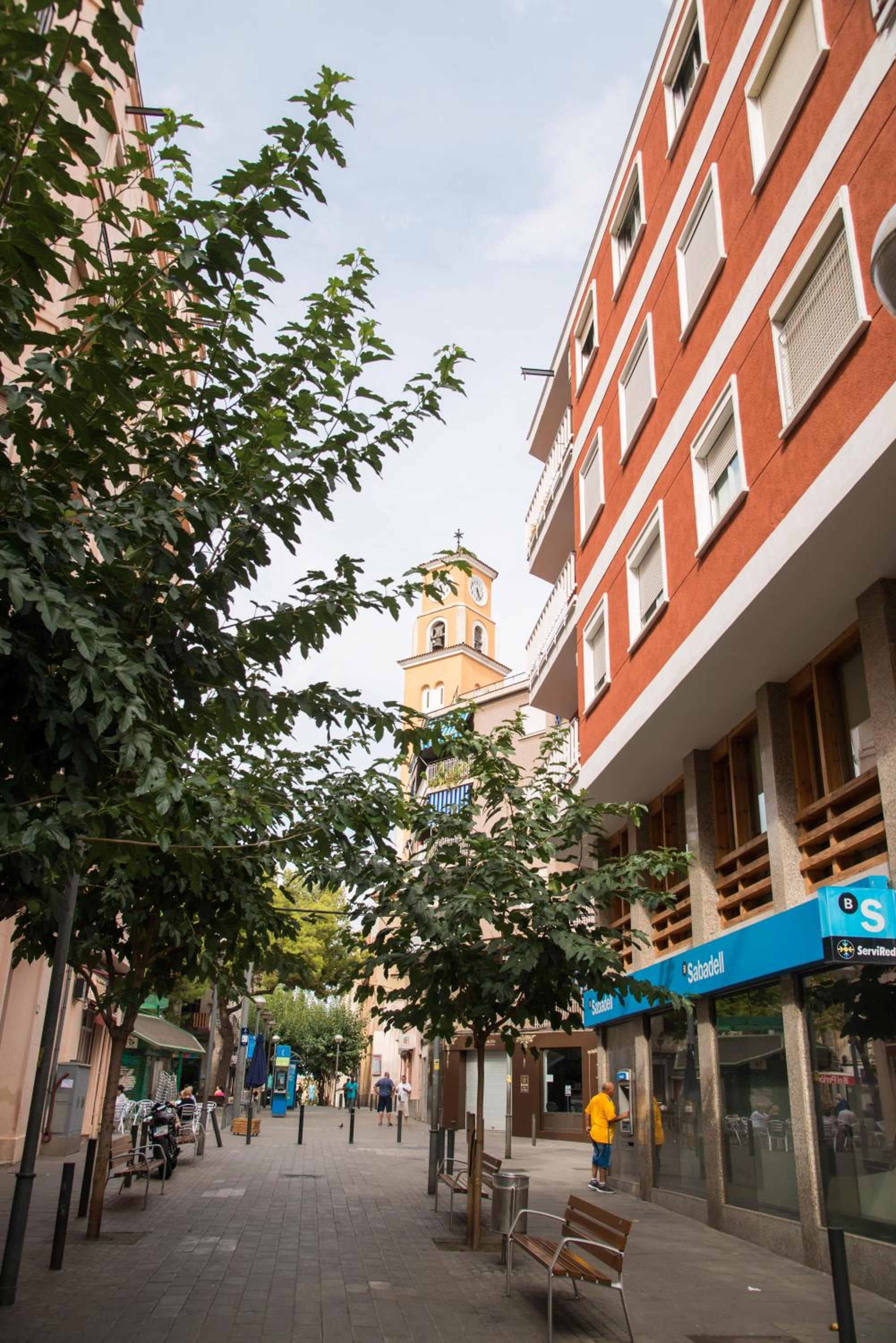 Camp Nou, Europa Fira - modern two-bedroom apartment with heating view 2