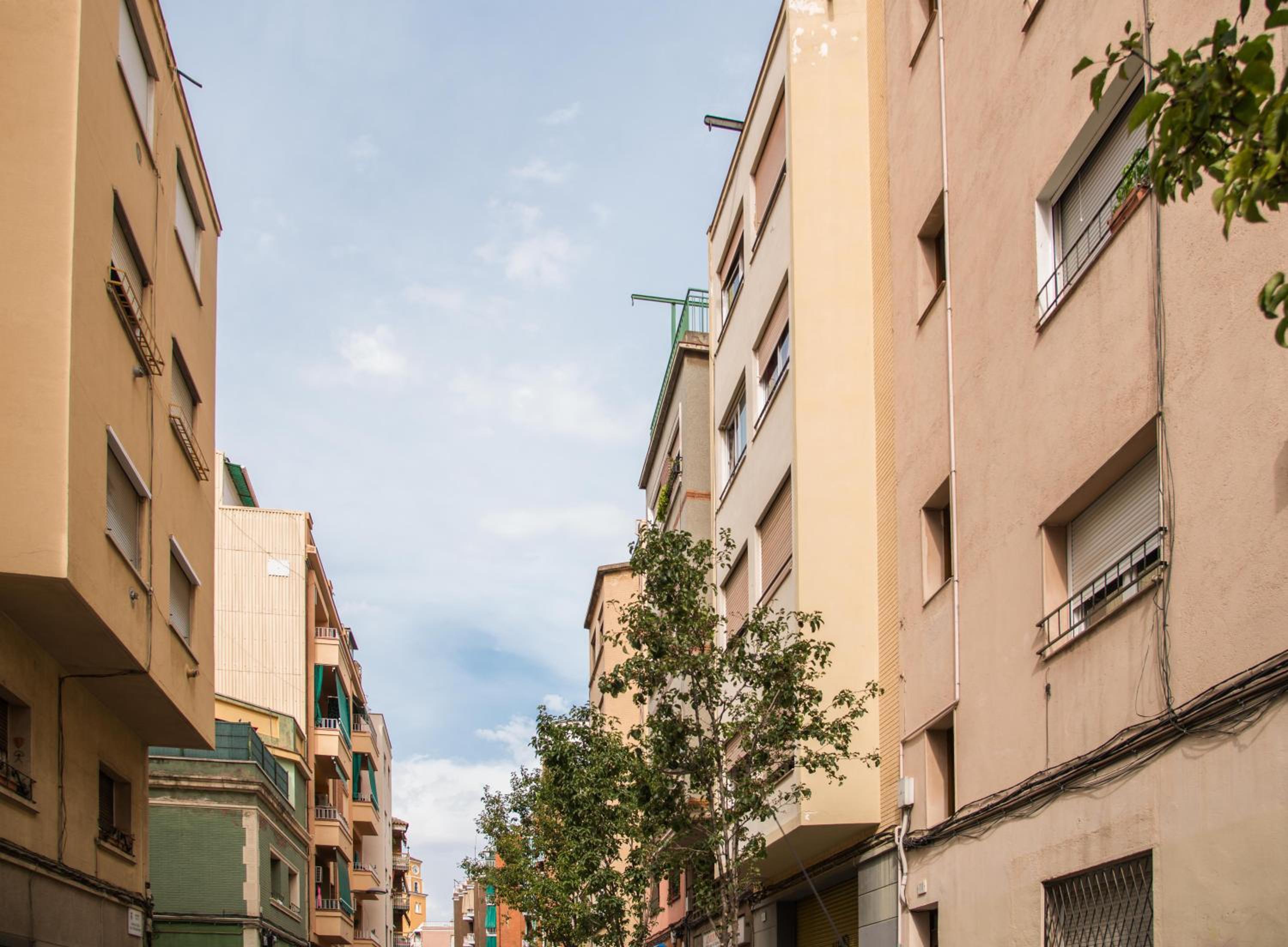 Camp Nou, Europa Fira - modern two-bedroom apartment with heating view 3