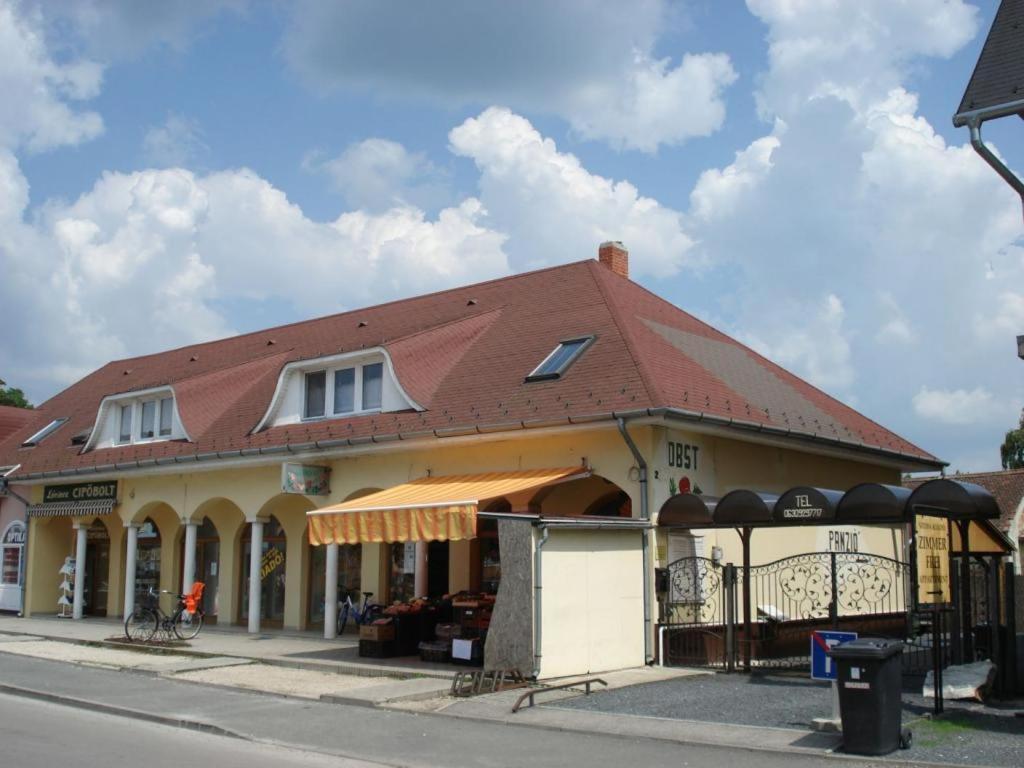 Photo 16