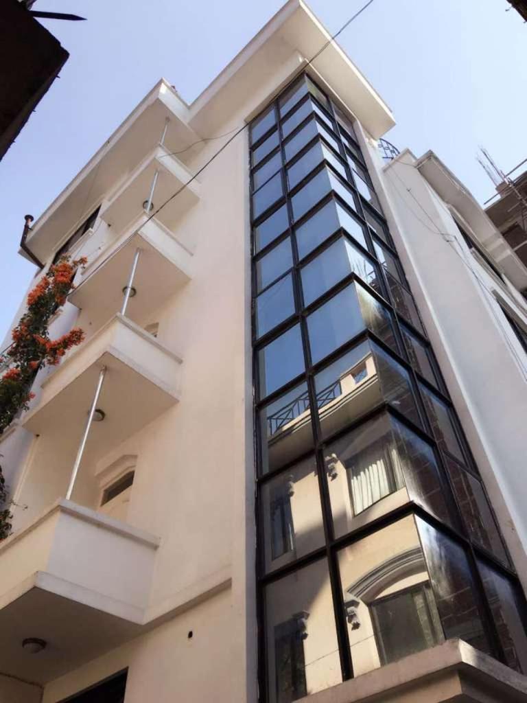 Four Red Doors Apartments