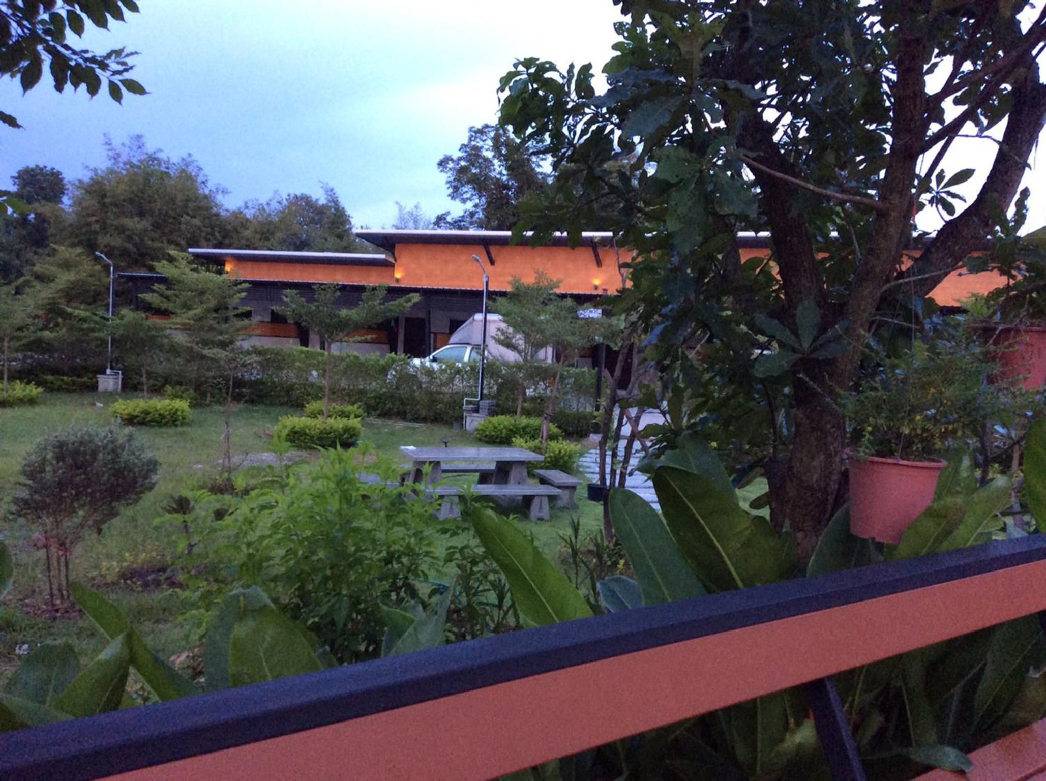 The Loft Resort Kabin Buri