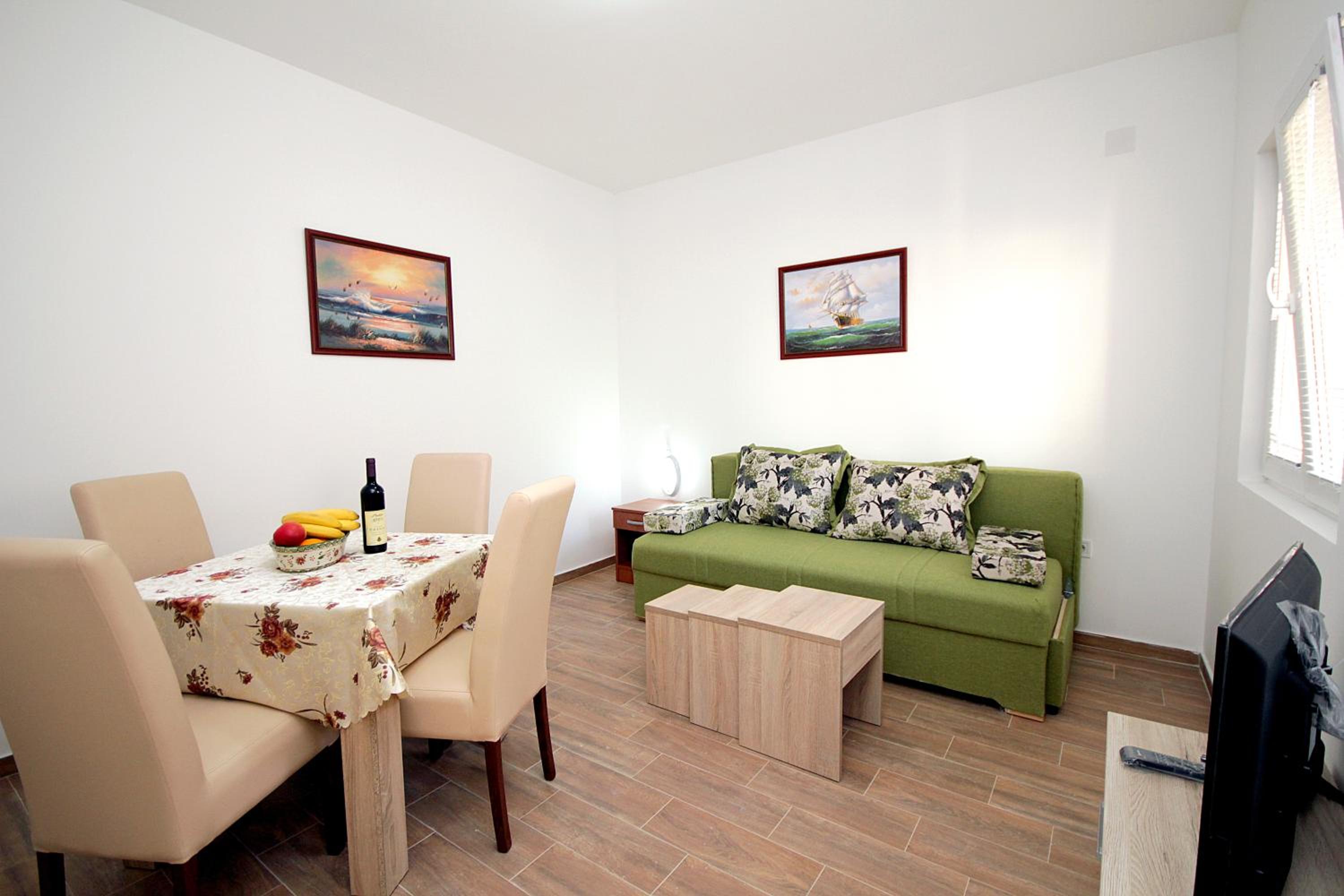 Apartments Centar Sutomore view 2