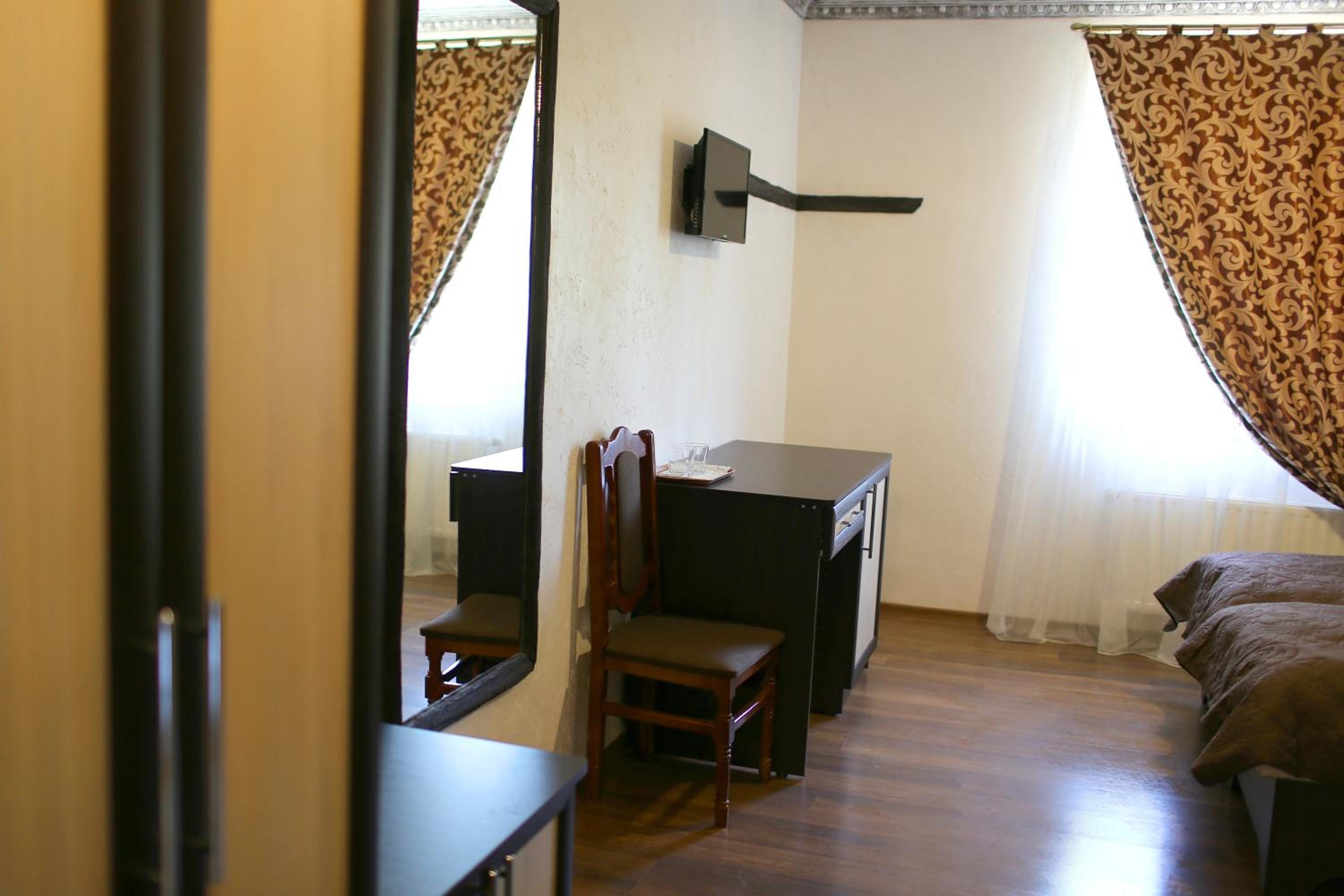Photo 6
