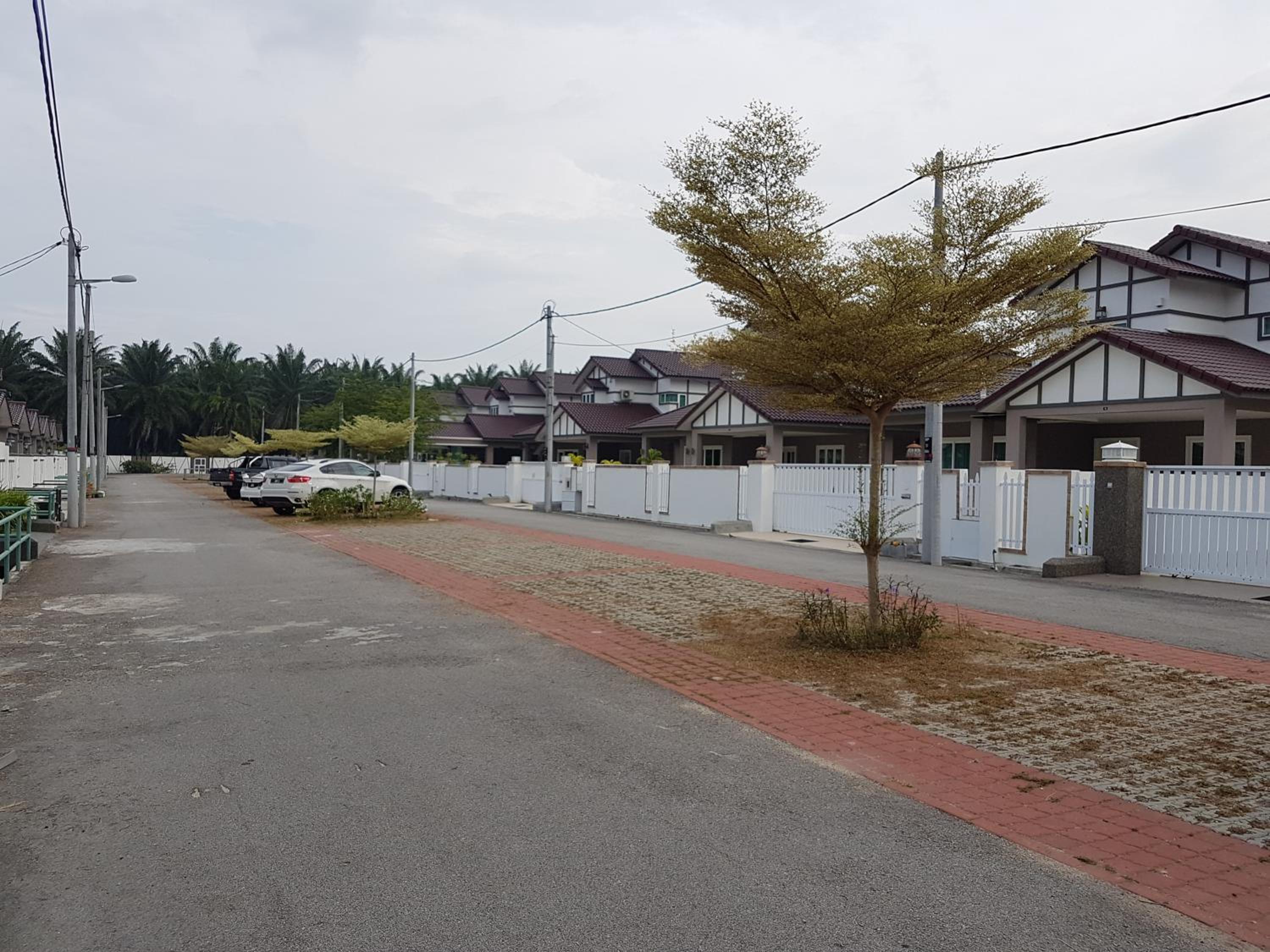Sitiawan Homestay Entire Semi D house