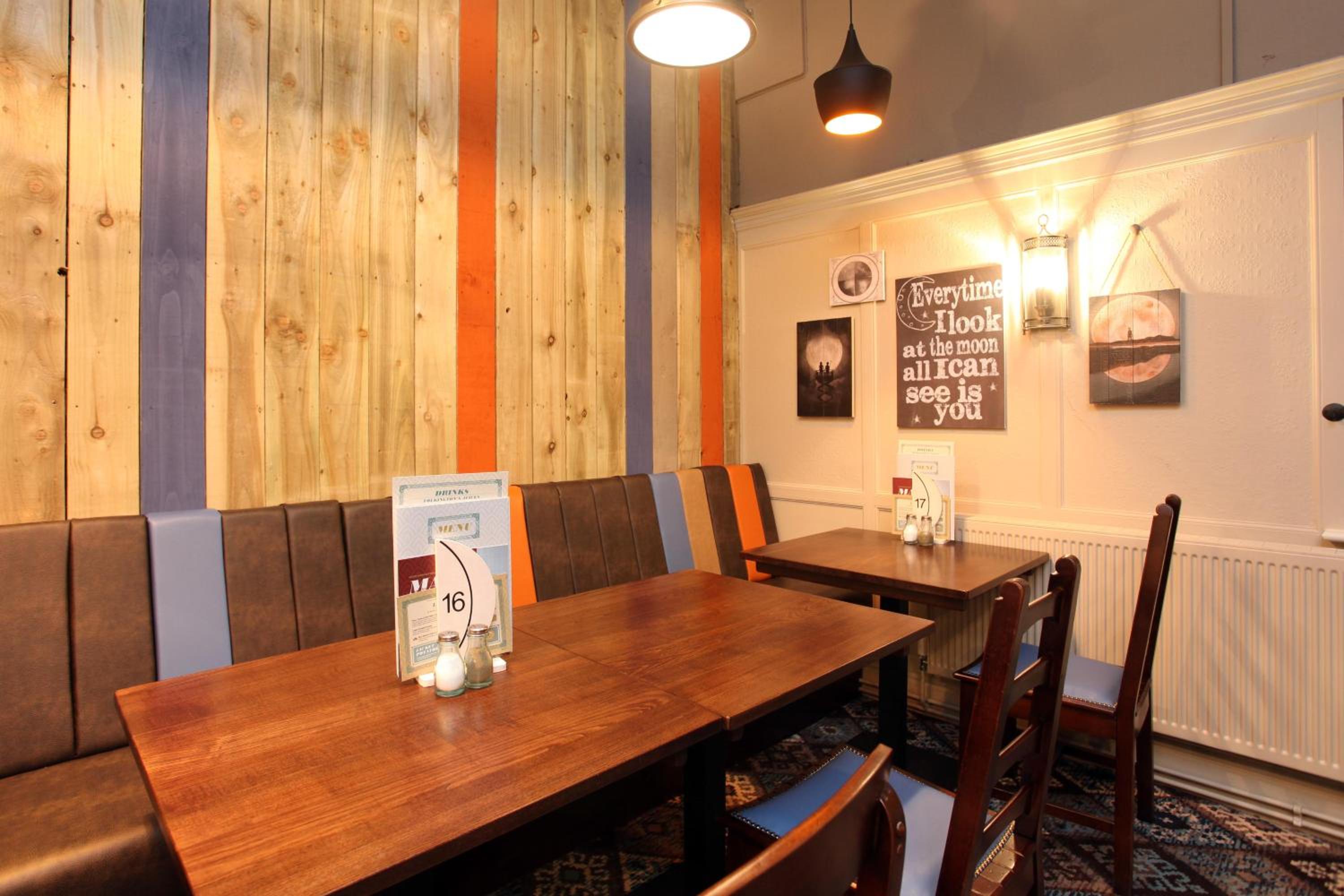 Sherborne Vacations - Half Moon, Sherborne by Marston's Inns - Property Image 7