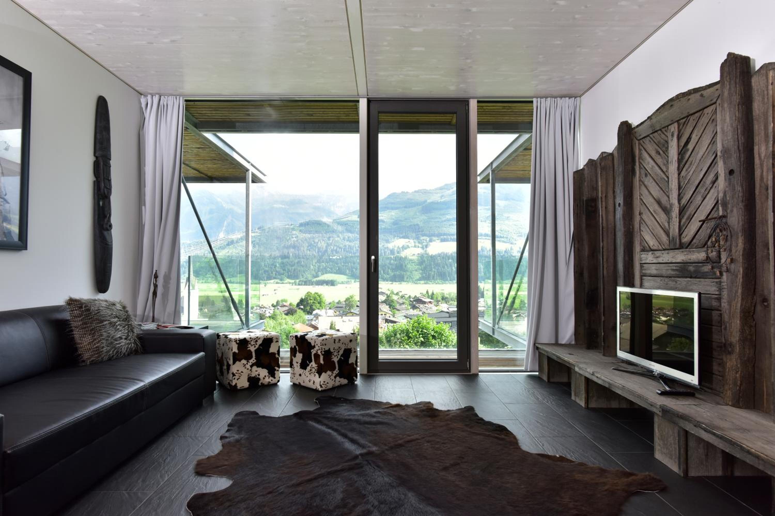 Glas House - Design Holiday Home
