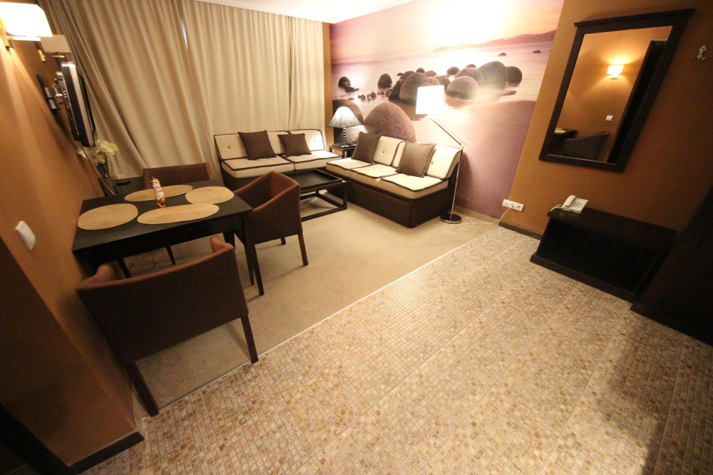 Menada Apartments in Royal Beach