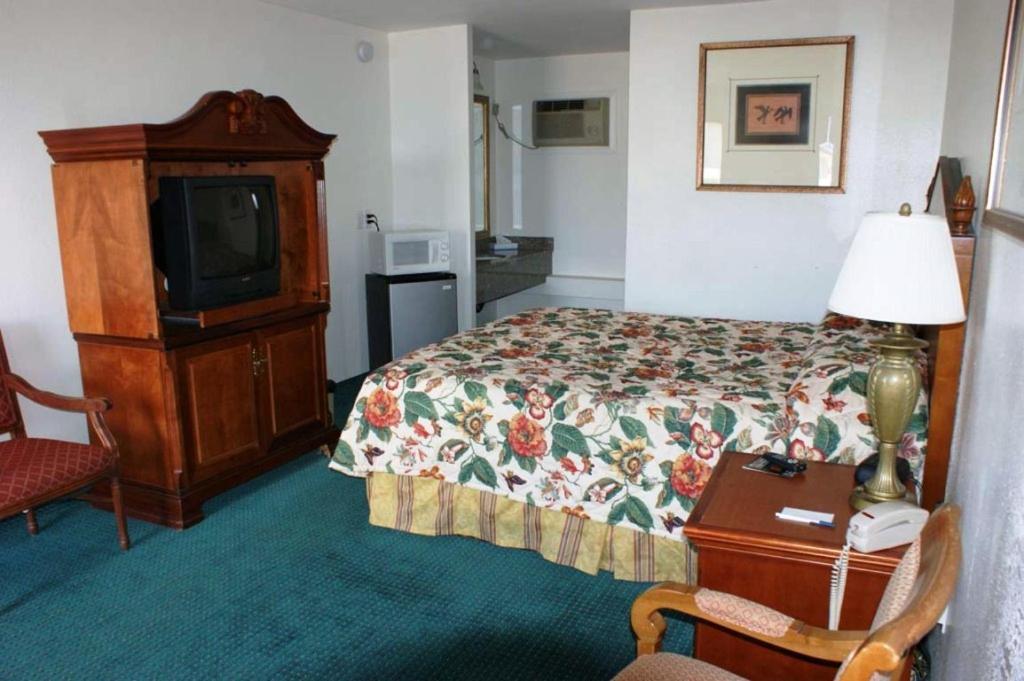 HWY Express Inn and Suites