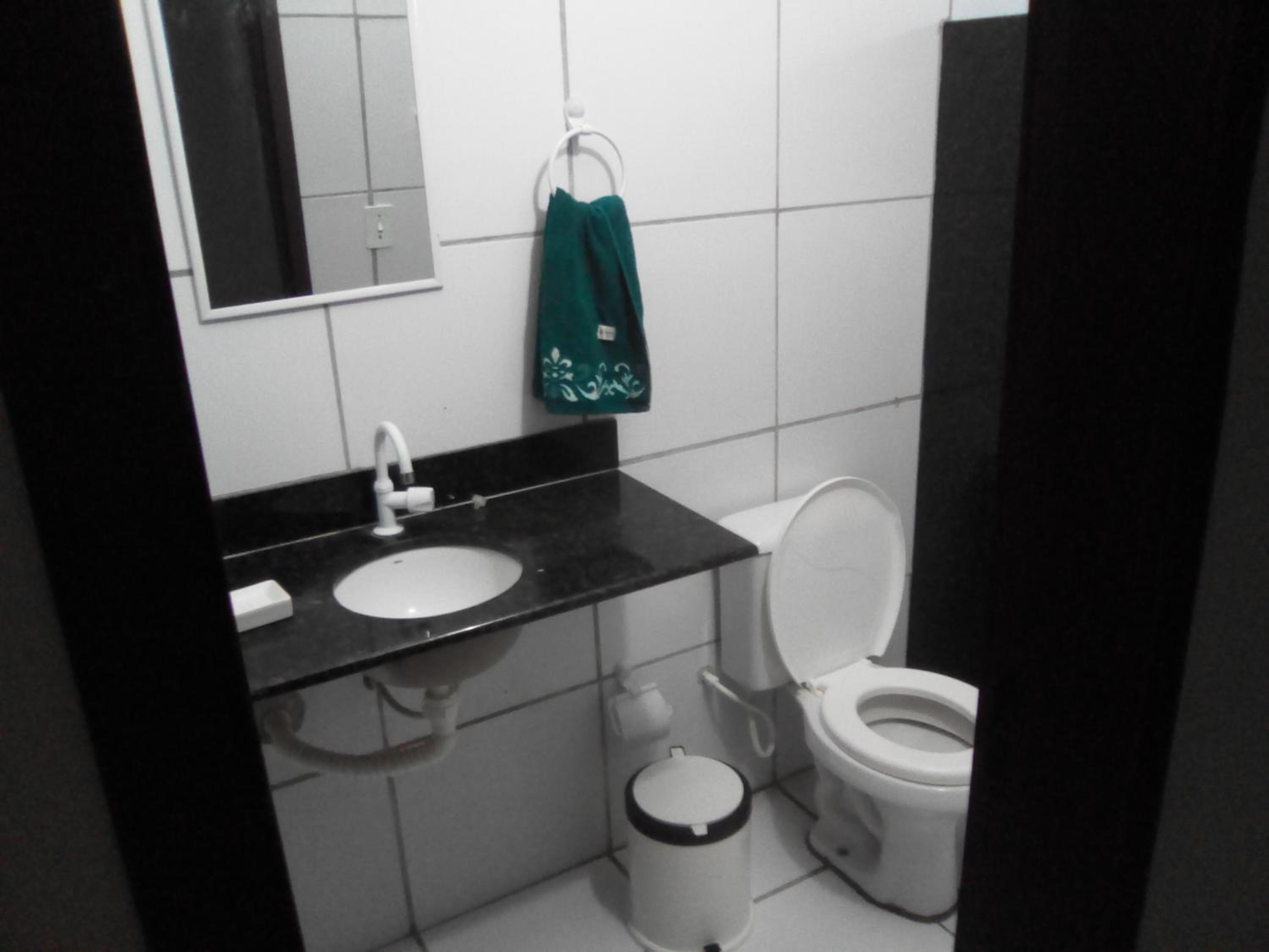 Casa do Mochileiro Airport Hostel & Pousada