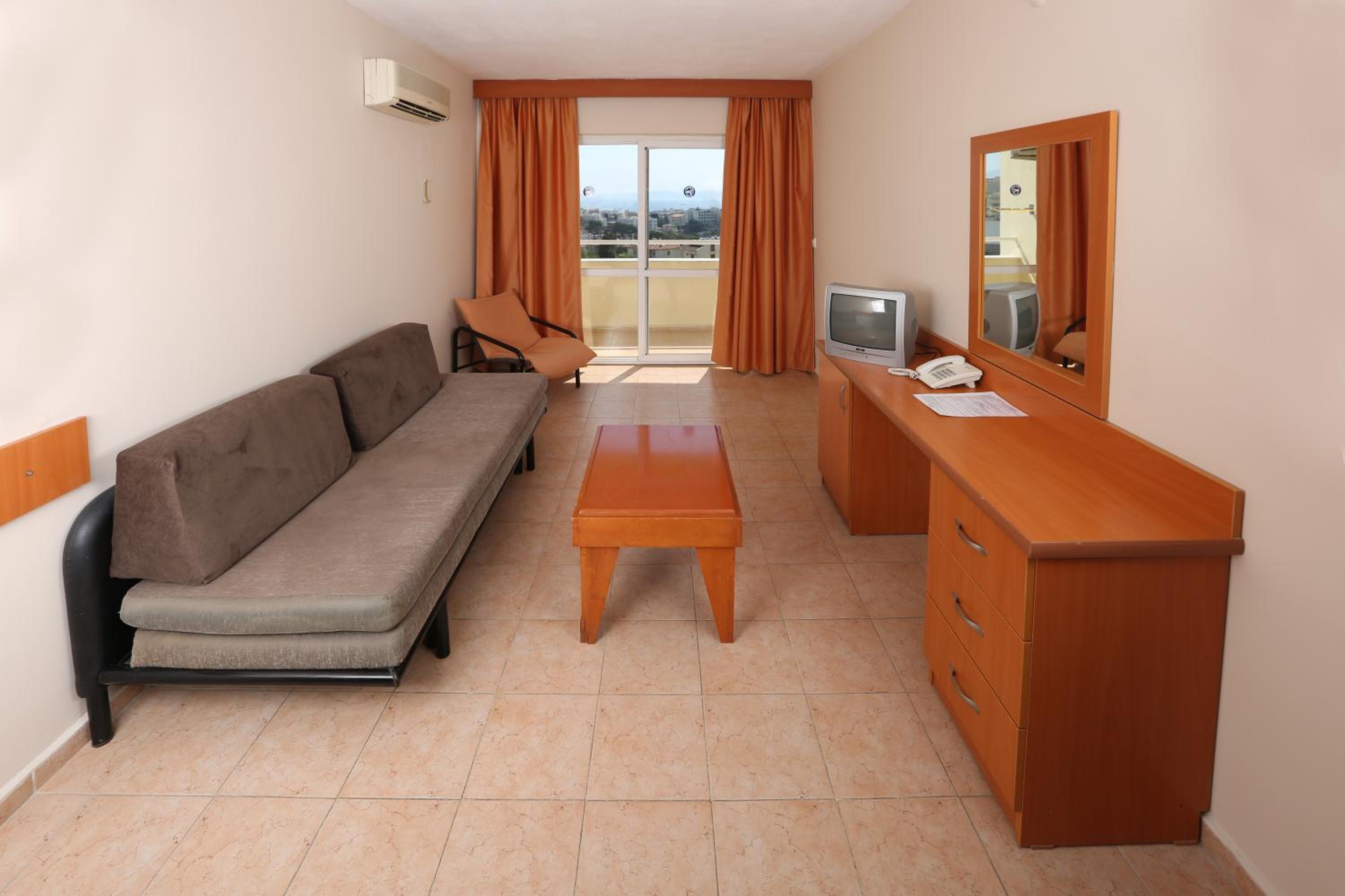 Tuntas Family Suites Kusadasi - Image 20