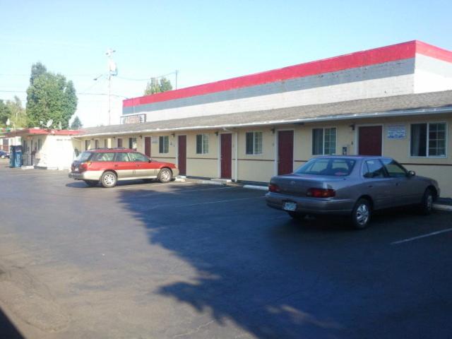 Aaron Motel view 5