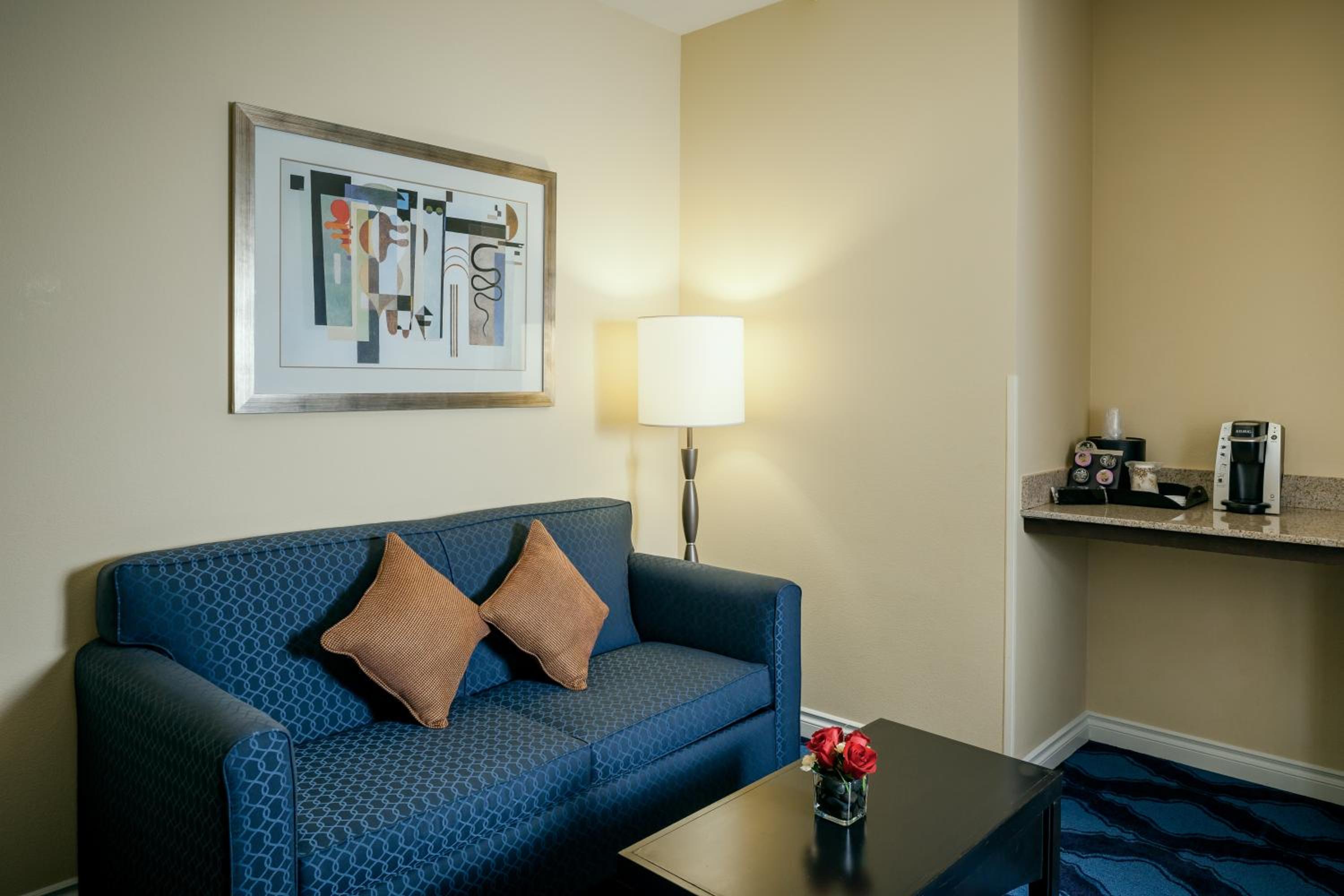 Ashland Vacations - Plaza Inn Suites at Ashland Creek - Property Image 6