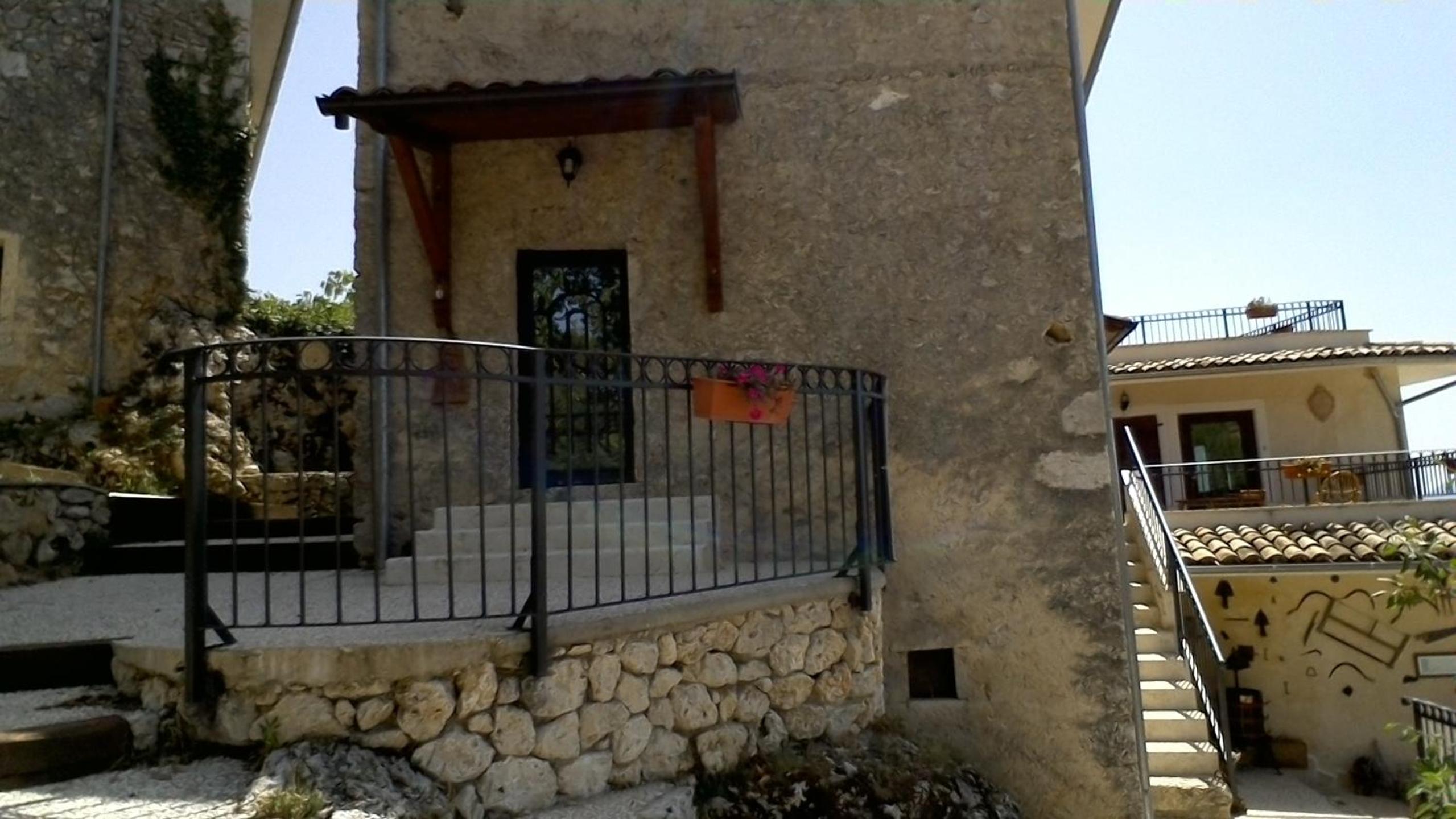 Photo 42