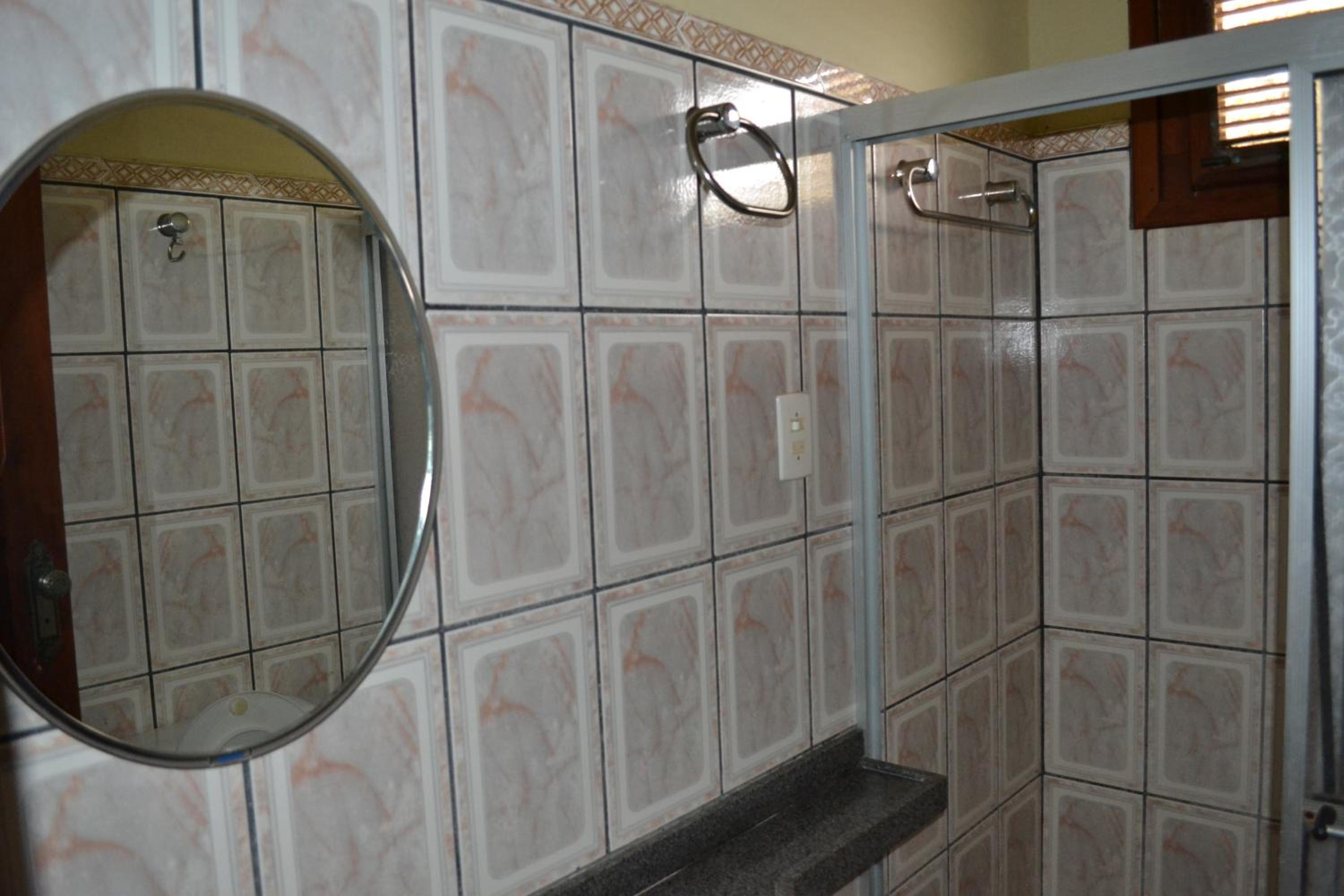 Casa de 4 quartos á 6Km da praia de Lagoinha-ce