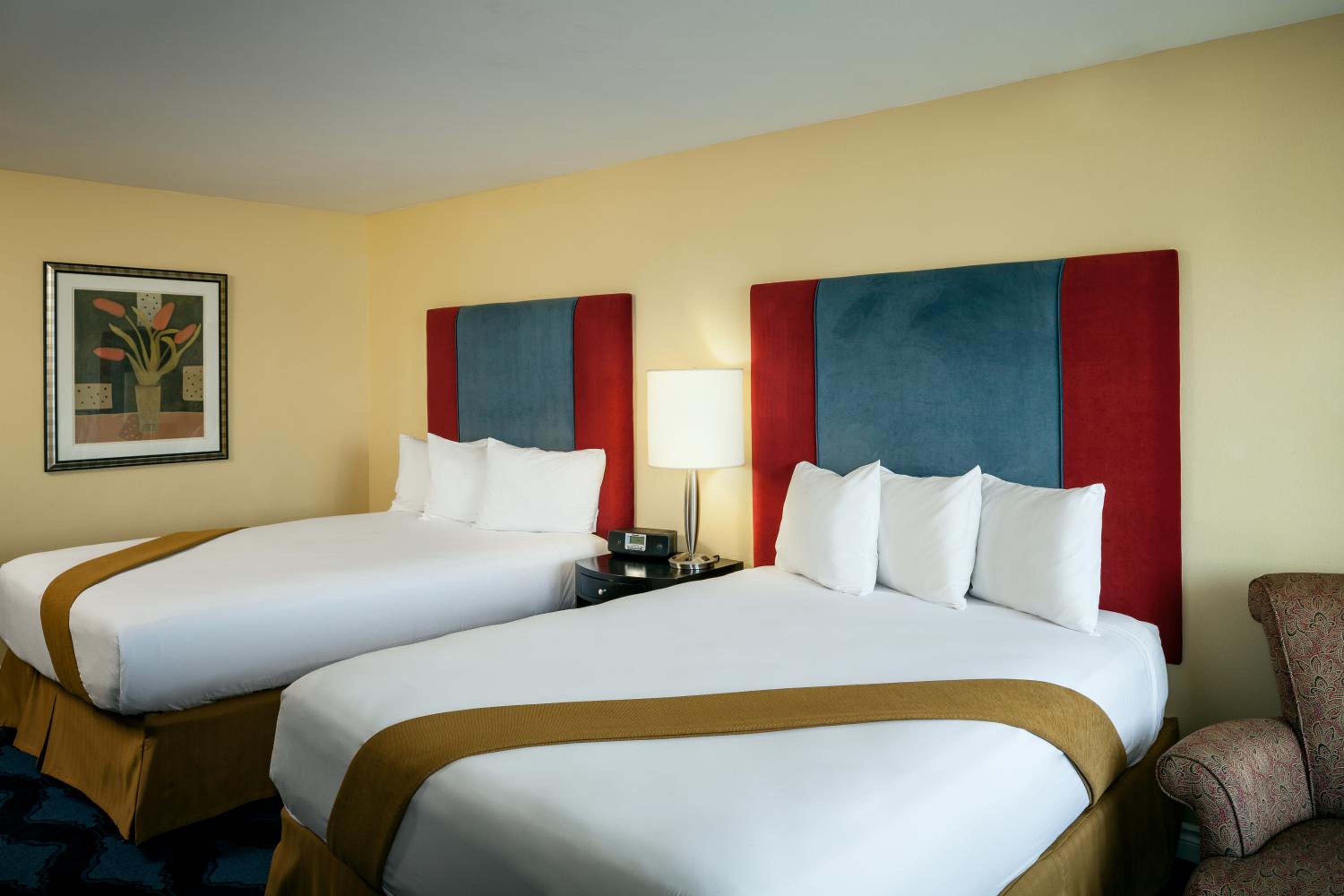 Ashland Vacations - Plaza Inn Suites at Ashland Creek - Property Image 18