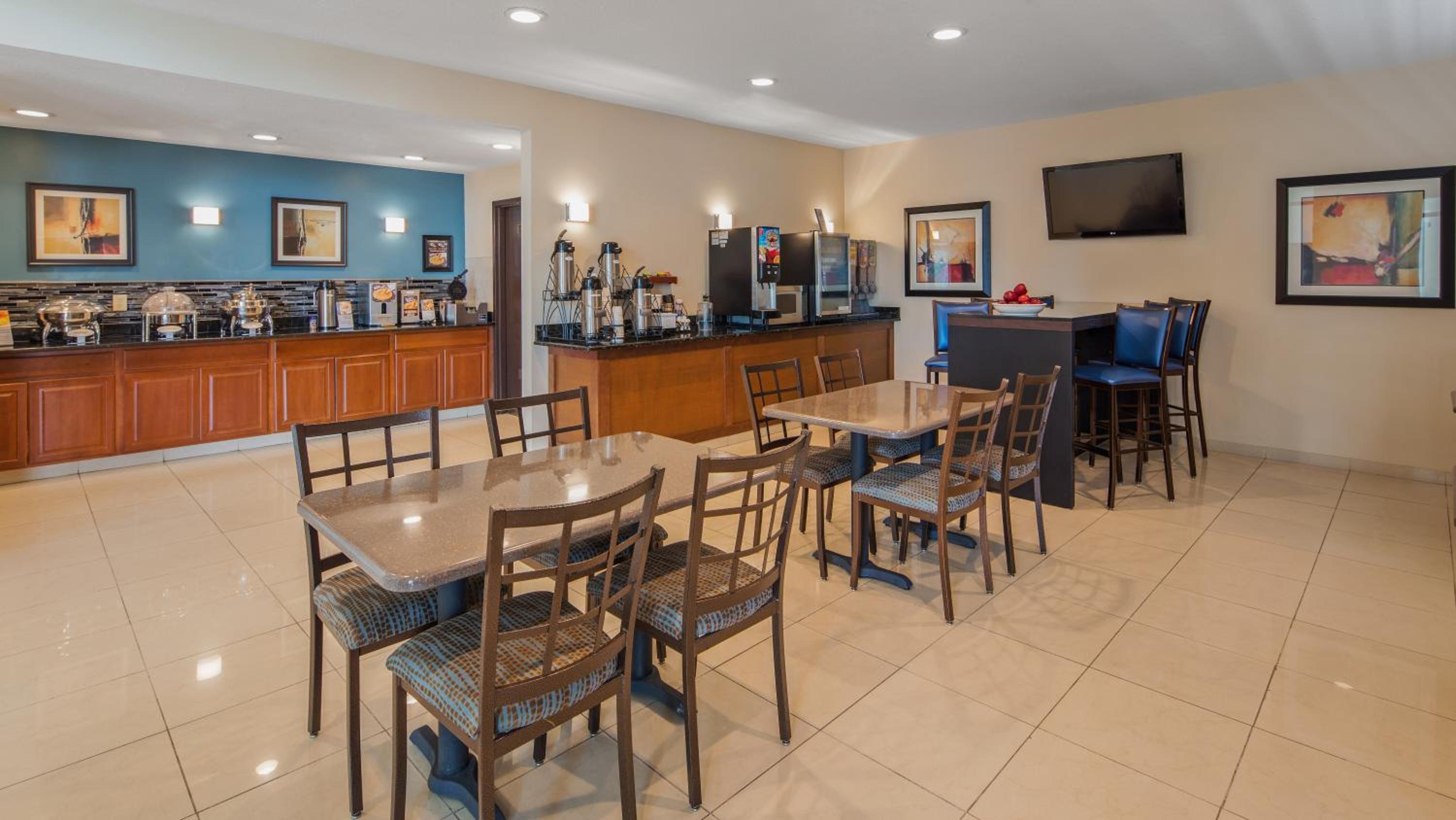 Best Western Plus Gas City - Property Image 13