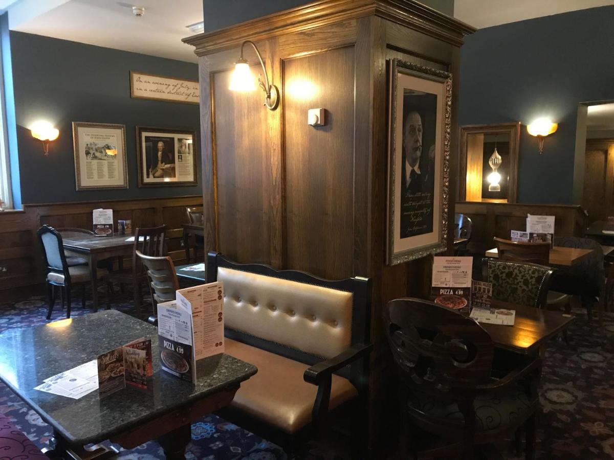 restaurant