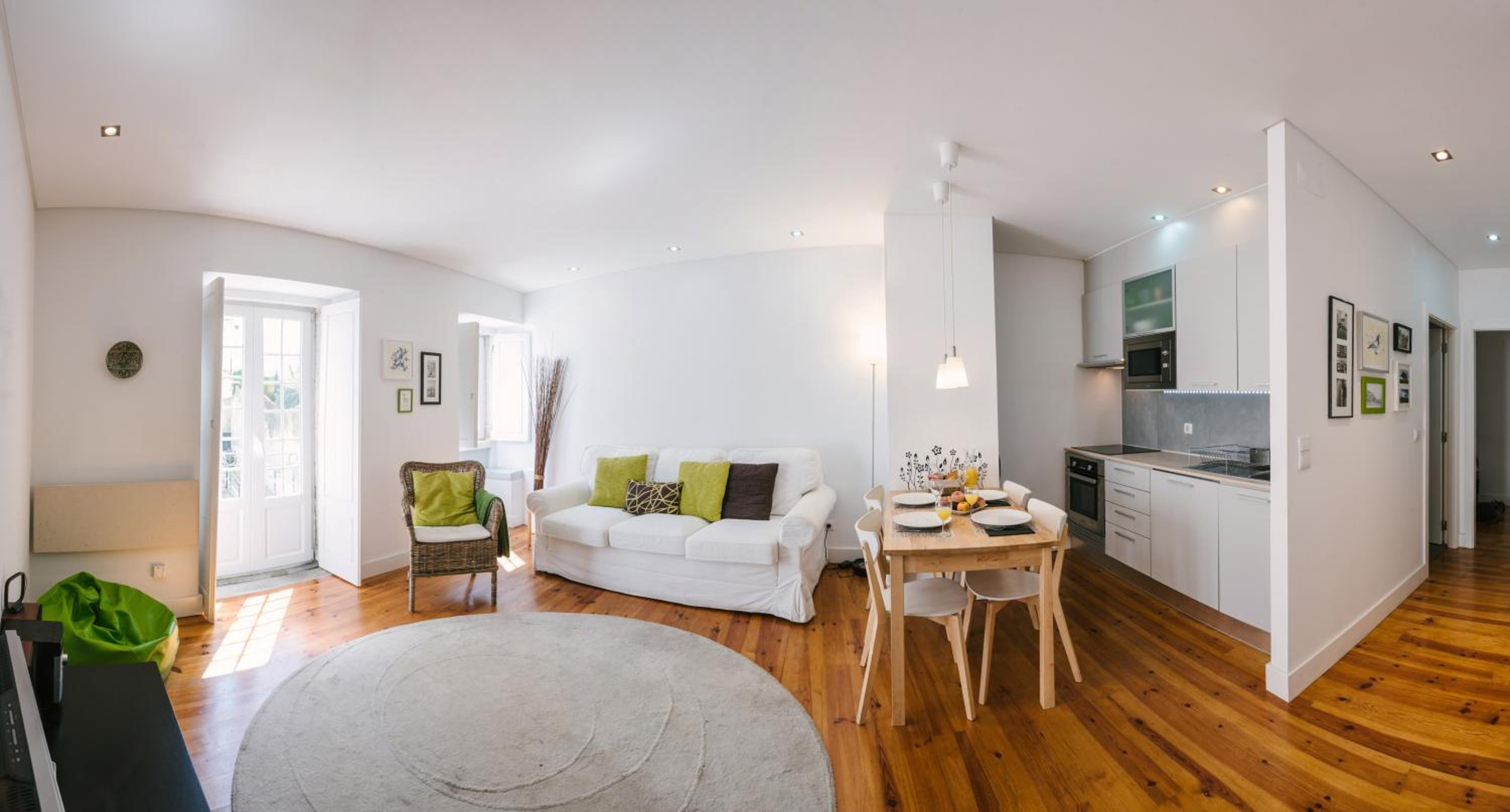 GuestReady – Homely Base Near Castle view 2