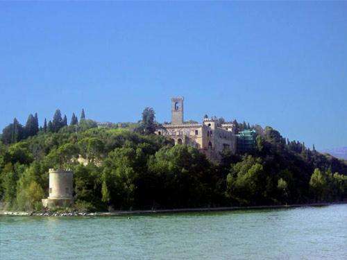 Photo 33